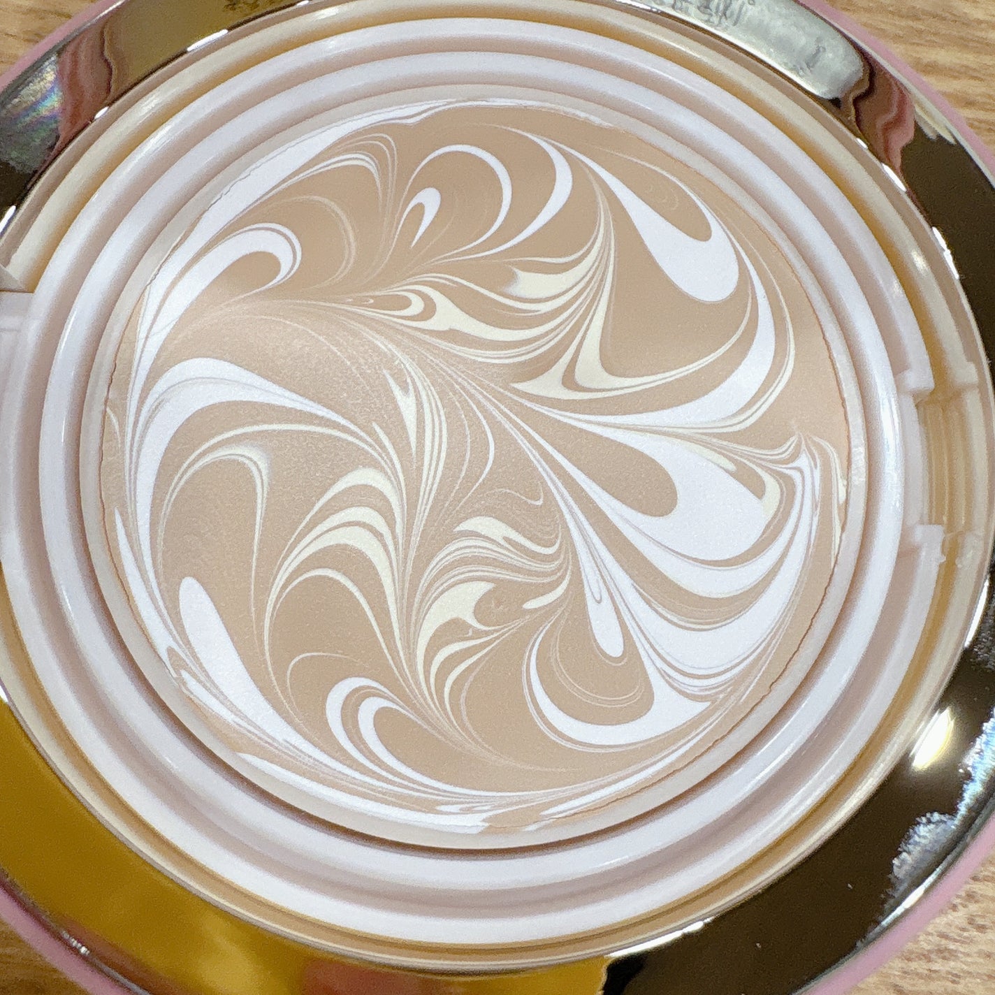 ヴェールヌーディ エッセンスパクトグロウ/AGE20’s/クリーム・エマルジョンファンデーションを使ったクチコミ(4枚目)