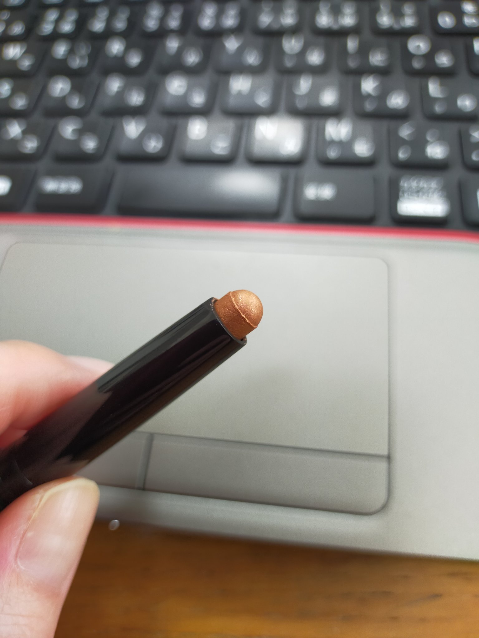 ワンダー ラスト アイシャドウ スティック 003 コッパーウィンク/リンメル ロンドン/スティックアイシャドウを使ったクチコミ（1枚目）