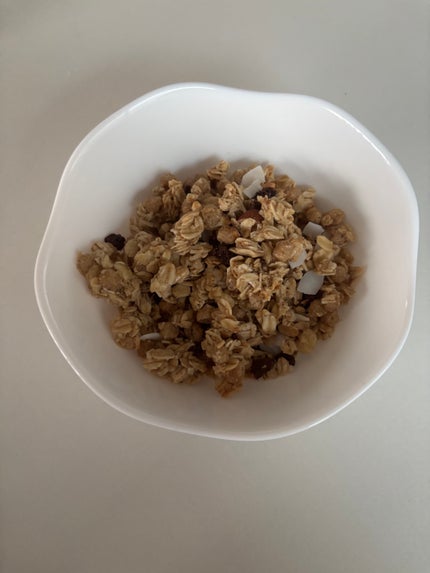 香ばしグラノーラ アーモンド&チョコクランチ/カルビー/グラノーラを使ったクチコミ(3枚目)