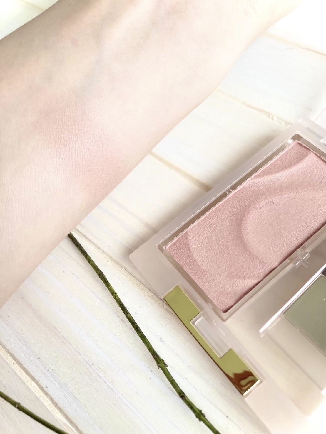 シームレストーン ブラッシュ SB02 シスター/excel/パウダーチークを使ったクチコミ（2枚目）