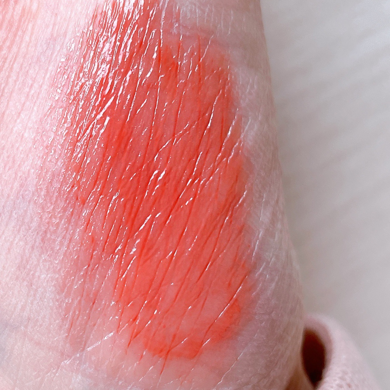 シアーグラスリップスティック 01 モモ/hana by hince/口紅を使ったクチコミ（2枚目）