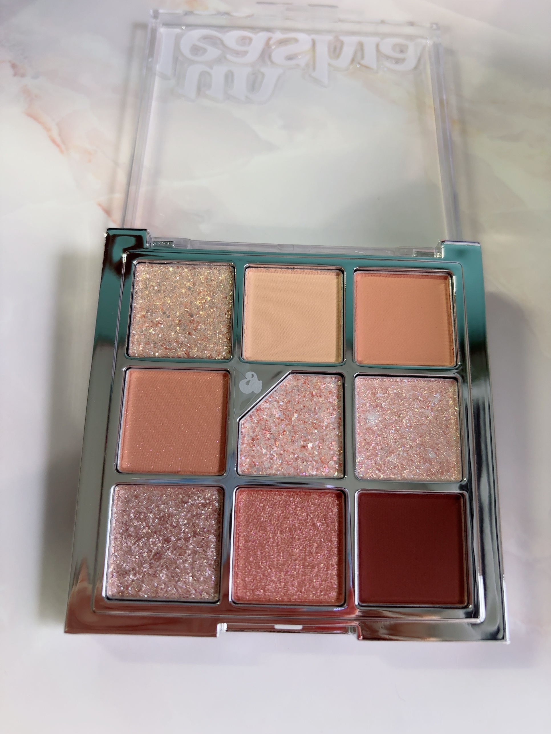 グリッターペディアアイパレット/unleashia/アイシャドウパレットを使ったクチコミ（3枚目）