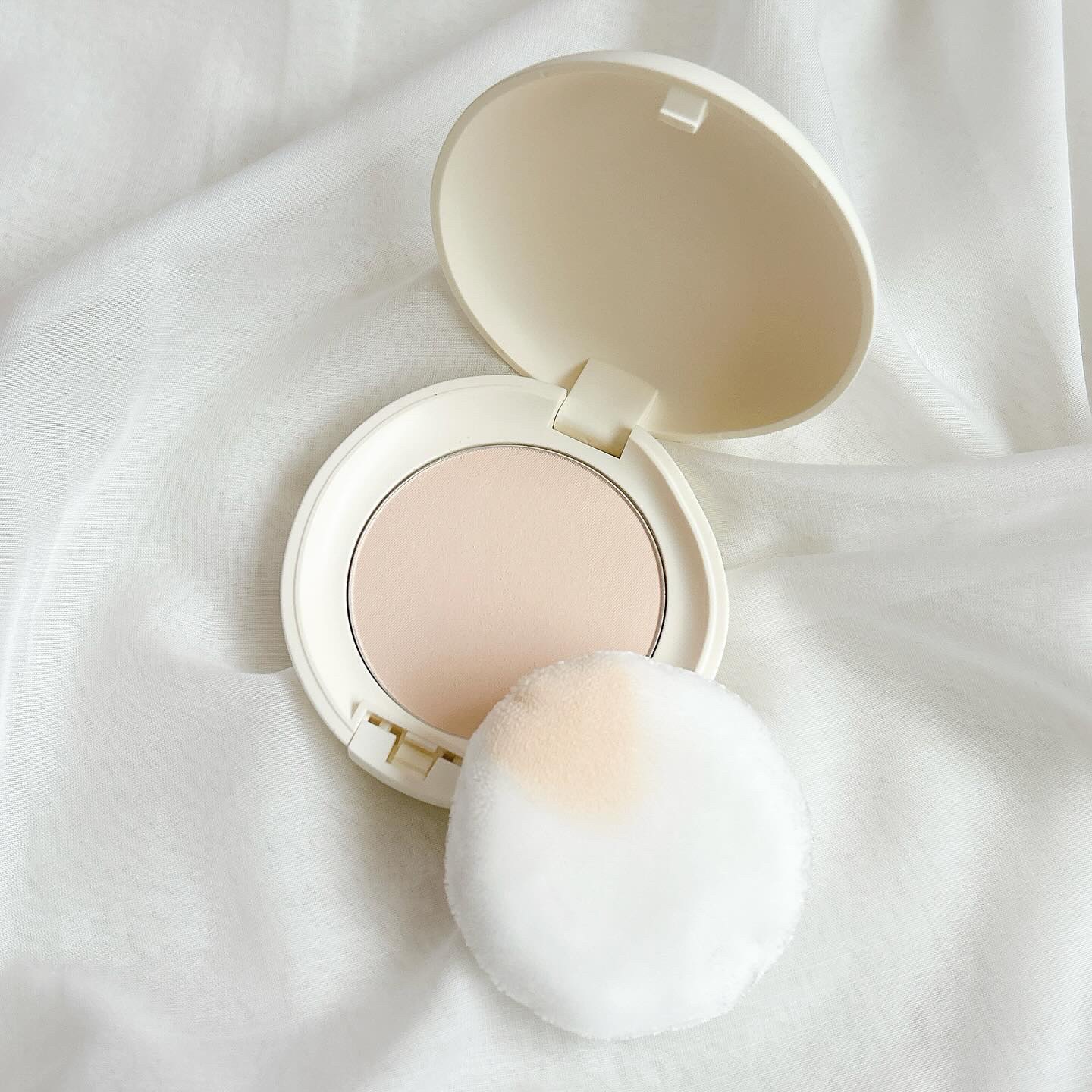 サナ 素肌記念日 薬用スキンケアパウダー ACホワイト【医薬部外品】/素肌記念日/プレストパウダーを使ったクチコミ（3枚目）