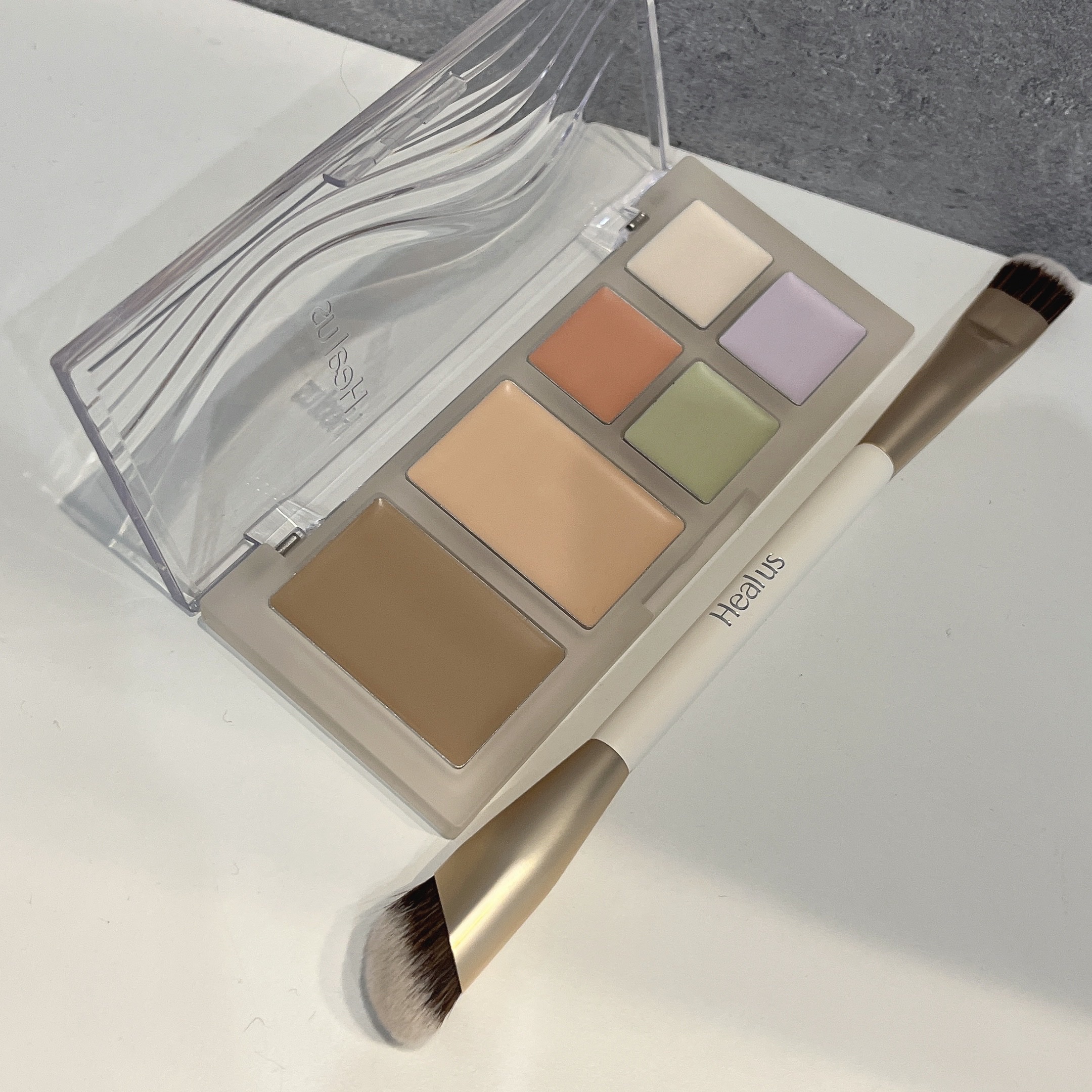 ブリージングコンシーラーパレット/Healus/パレットコンシーラーを使ったクチコミ（3枚目）