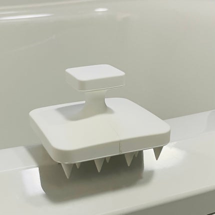 マグネット頭皮マッサージブラシ タワー/山崎実業/スカルプブラシを使ったクチコミ(3枚目)