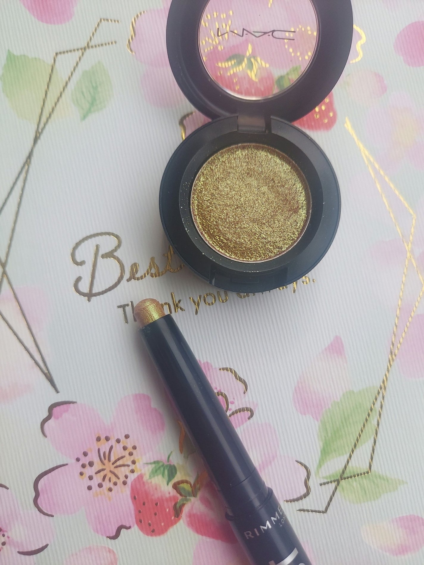 ダズルシャドウ/M・A・C/単色アイシャドウを使ったクチコミ(2枚目)