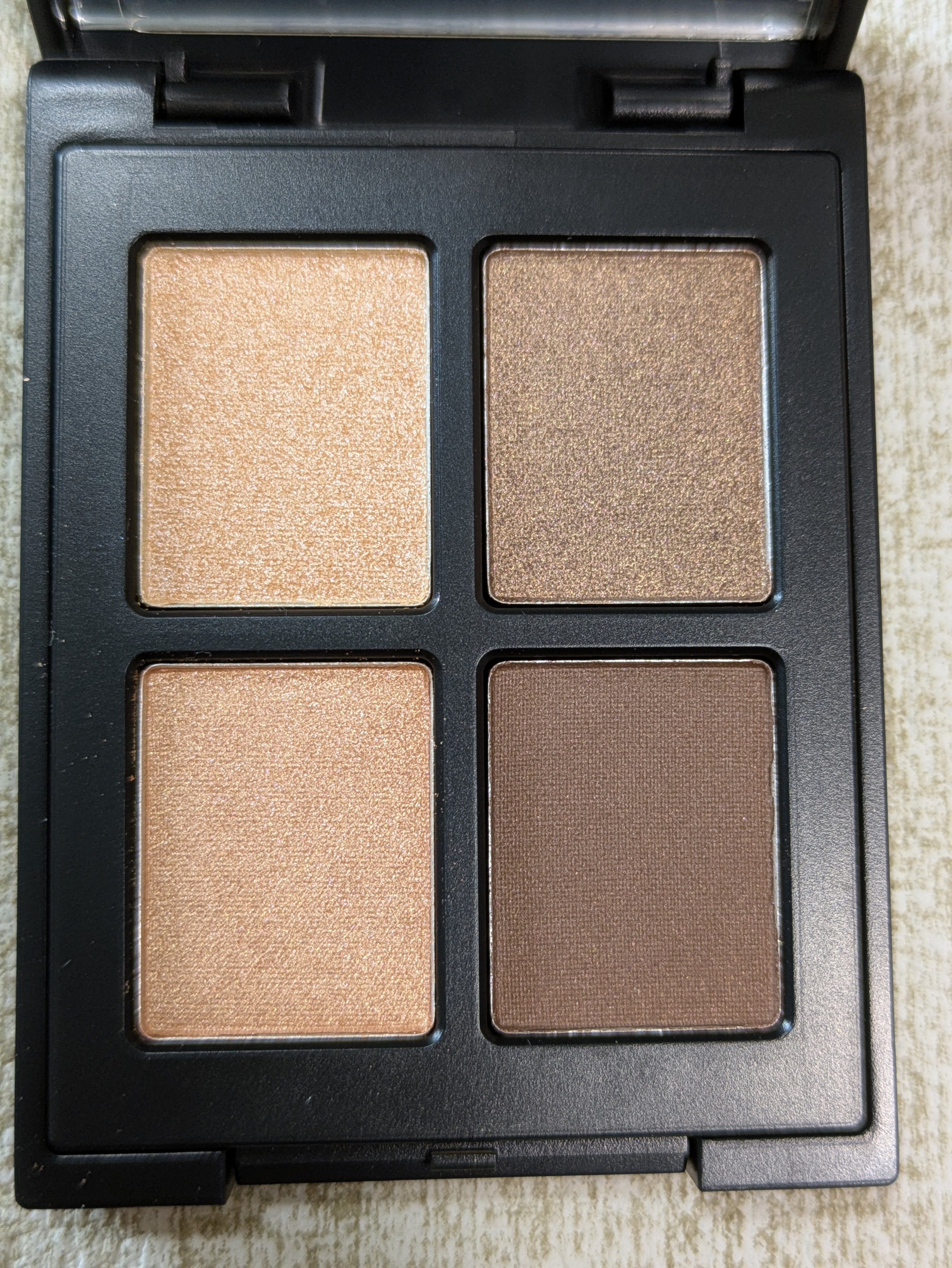 エトワルローズ 4色アイシャドウ/Étoile Rose/アイシャドウパレットを使ったクチコミ（2枚目）