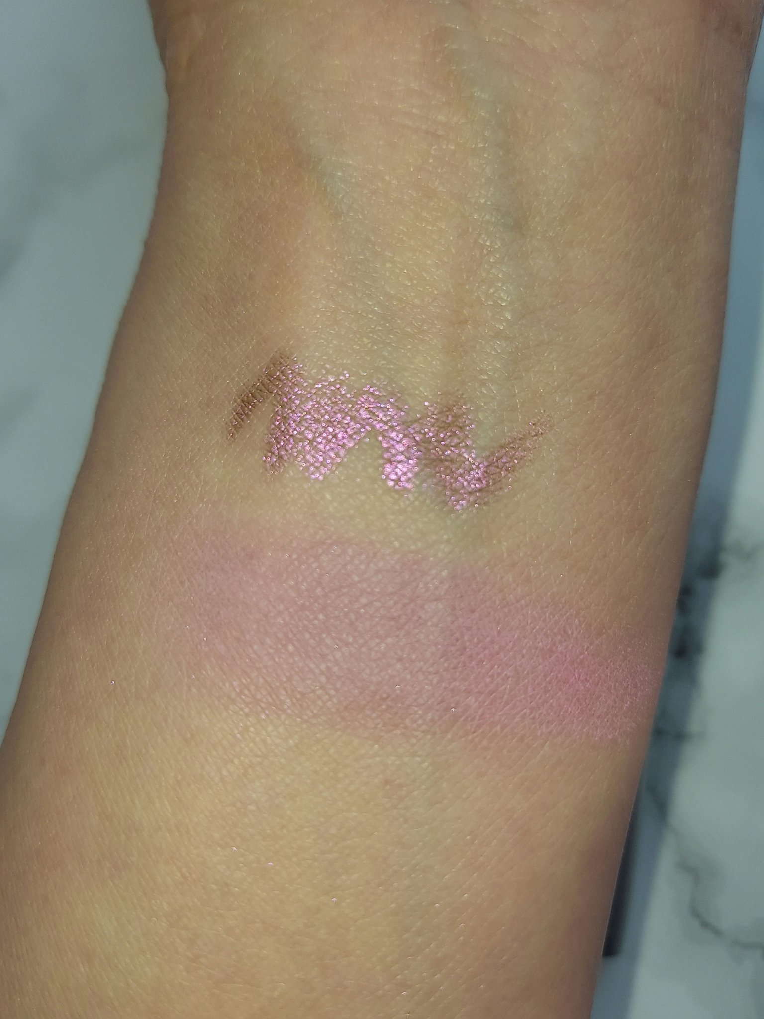 アディクション ザ アイシャドウ マット/ADDICTION/単色アイシャドウを使ったクチコミ（2枚目）