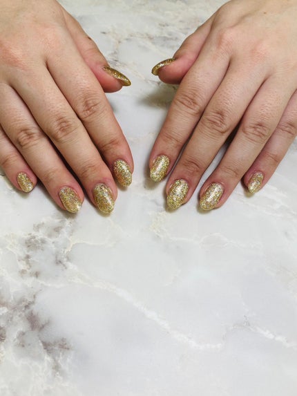 ビヨンセ奥二重向上委員長🥸LIPSパートナー🥳 on LIPS 「NEWネイル💅やっぱりキラキラギラッギラ黄金がすき🤩🩷最新ラメ..」(1枚目)