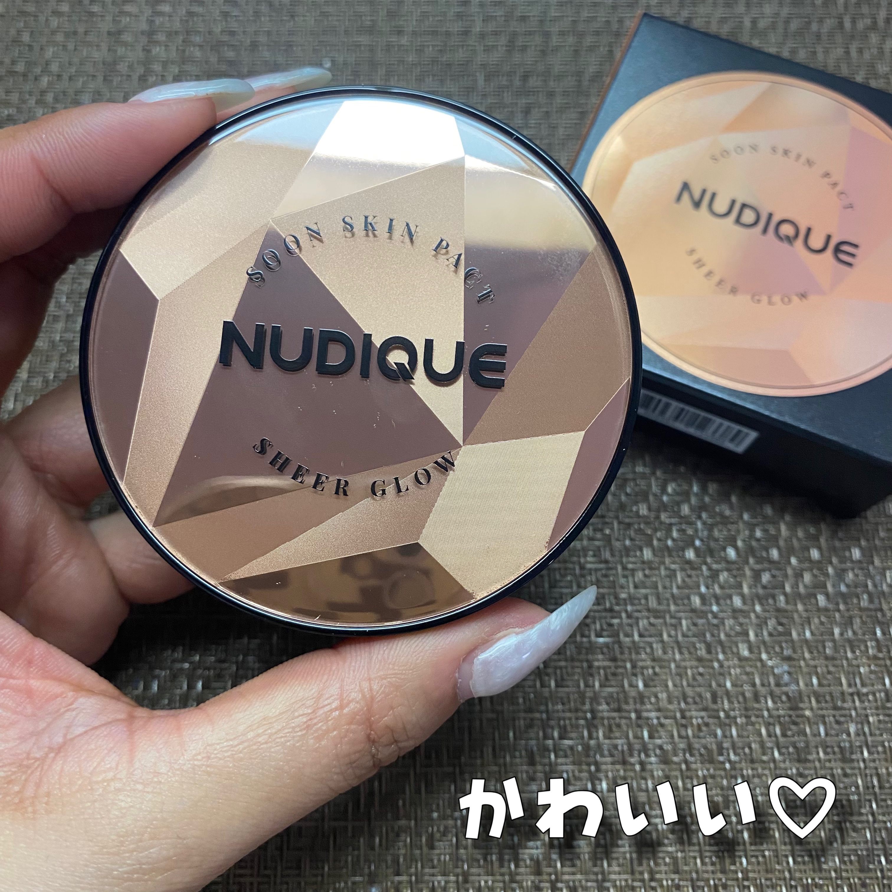 グロウクッションファンデーション/NUDIQUE/クッションファンデーションを使ったクチコミ（2枚目）