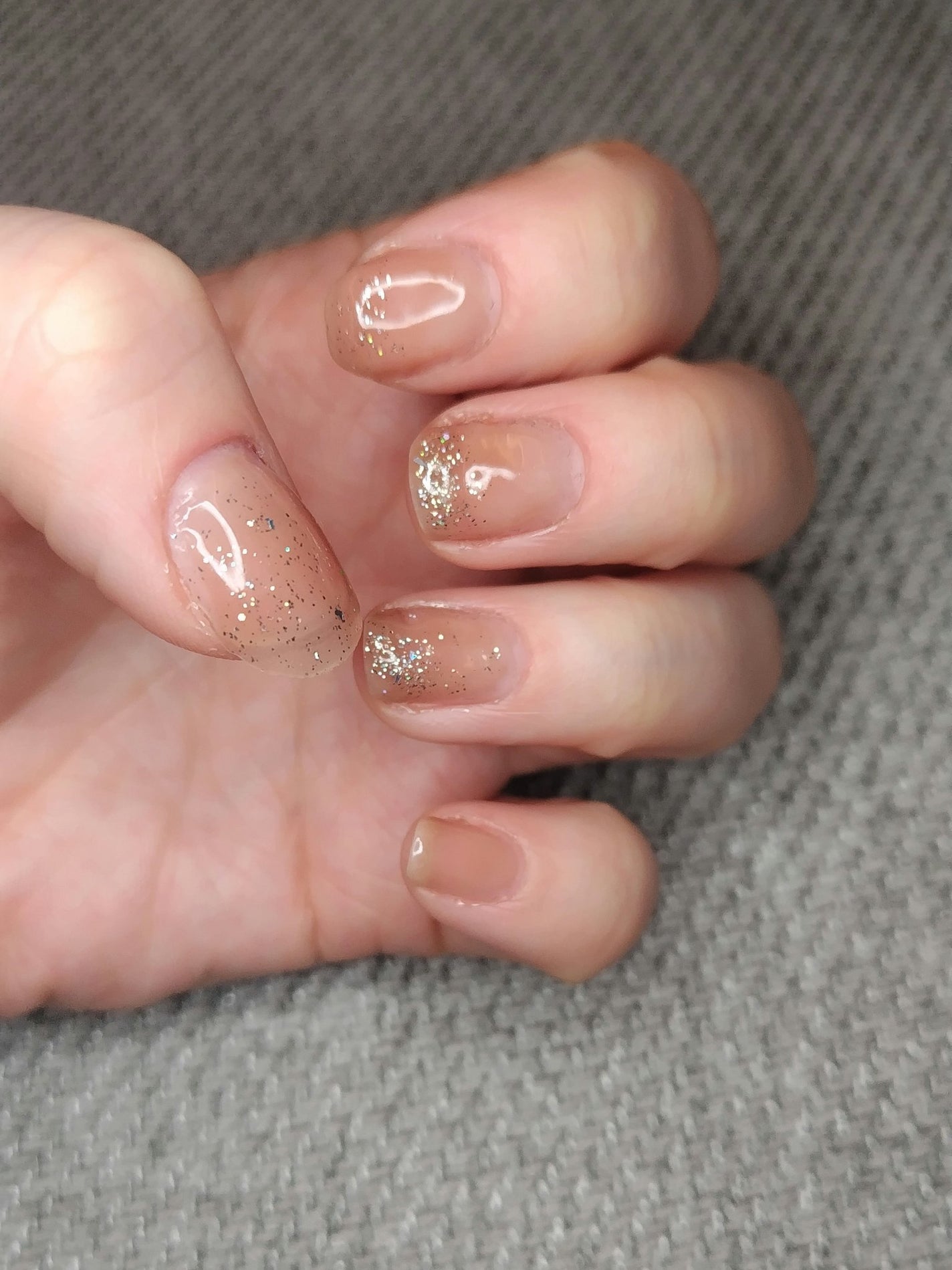 四姉妹ママ on LIPS 「100円以下!!ちゅるんと感がたまらない!透け感ネイル🩷✼••..」(3枚目)