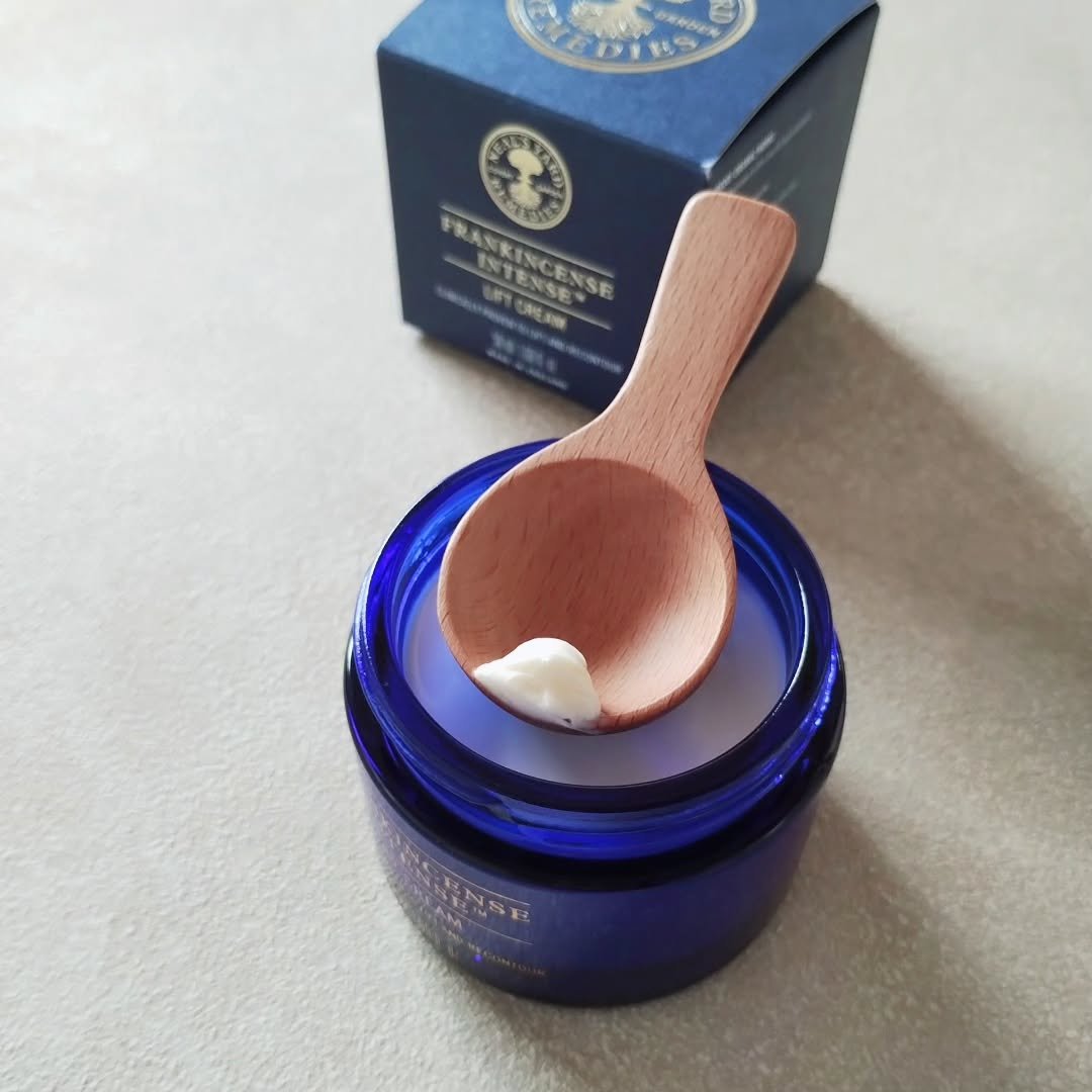 フランキンセンス インテンス リフトクリーム/ニールズヤード レメディーズ/フェイスクリームを使ったクチコミ（2枚目）