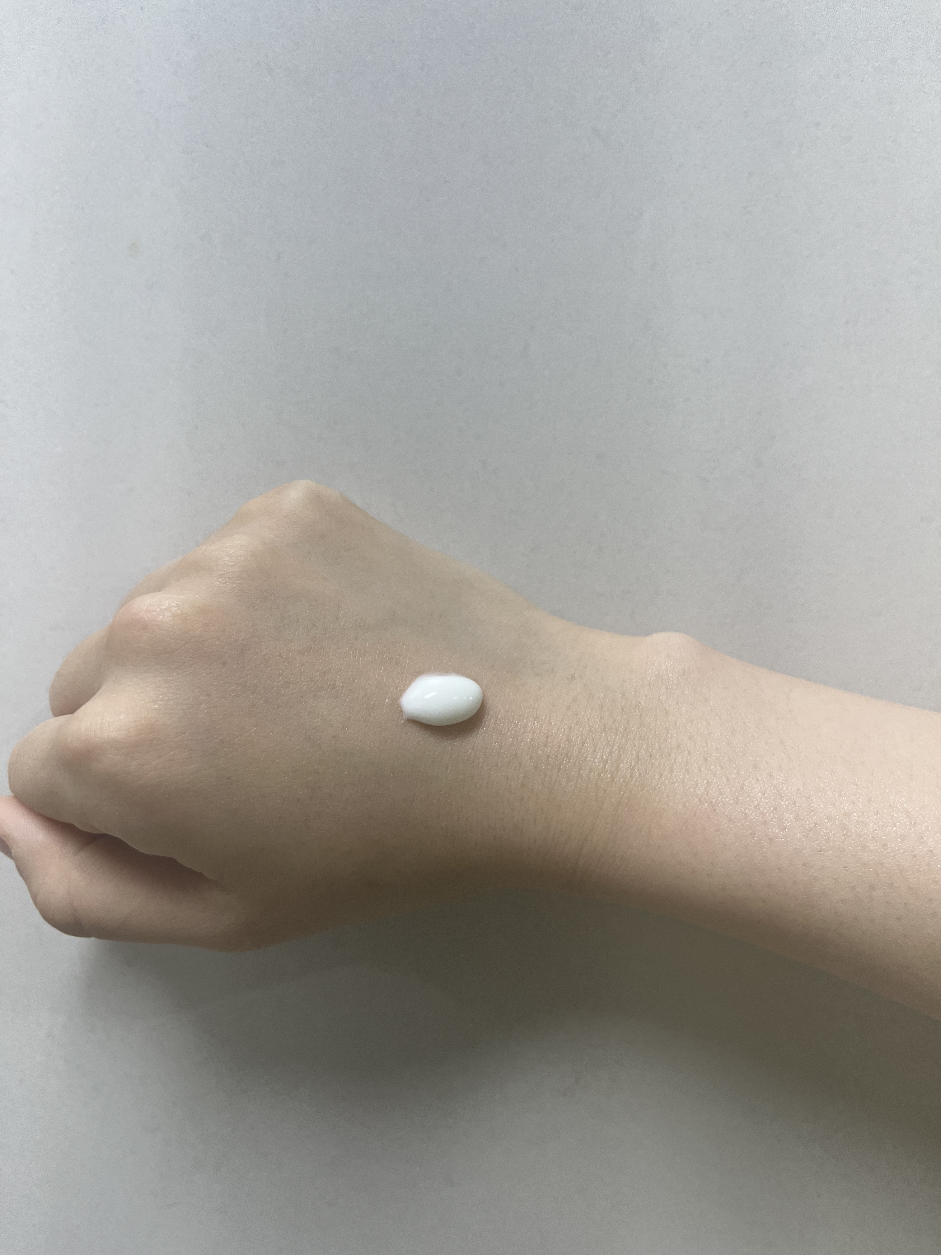 グリーンティー ヒアルロン サン セラム SPF50+ / PA++++/innisfree/日焼け止めローションを使ったクチコミ（2枚目）