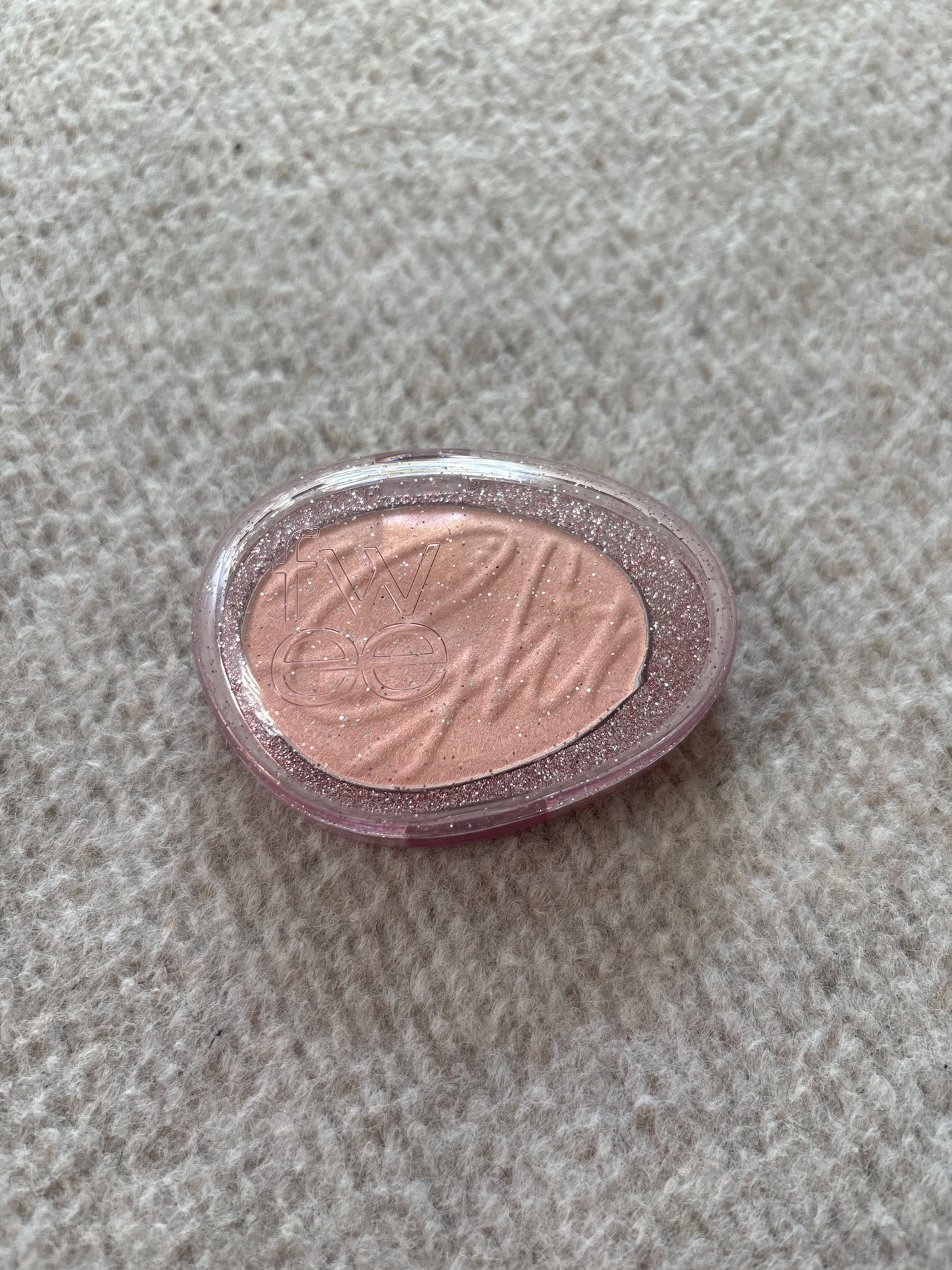 フィー グリッツストーンハイライター/fwee/パウダーハイライトを使ったクチコミ(1枚目)