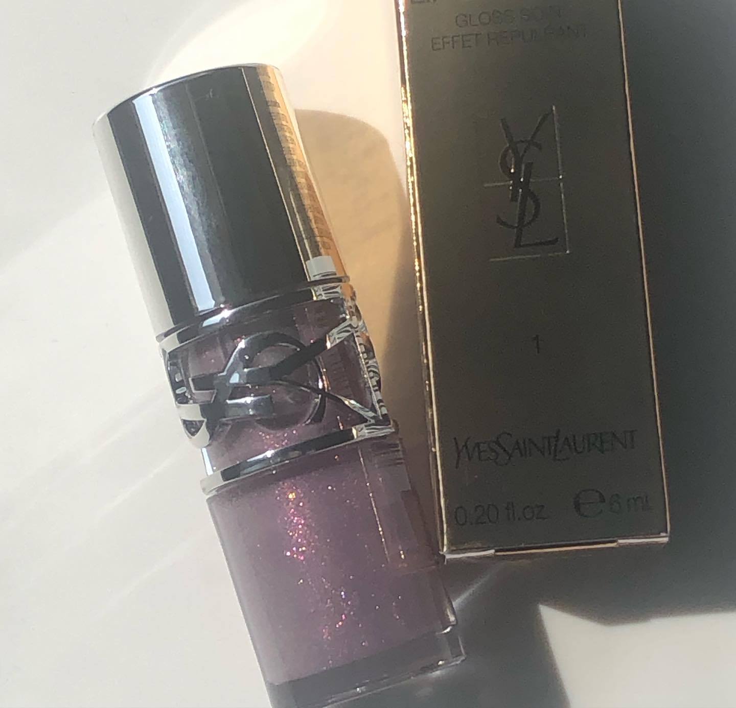 YSL ラブシャイン オイル グロス #1 サンダー スティラー/YVES SAINT LAURENT BEAUTE/リップグロスを使ったクチコミ（2枚目）