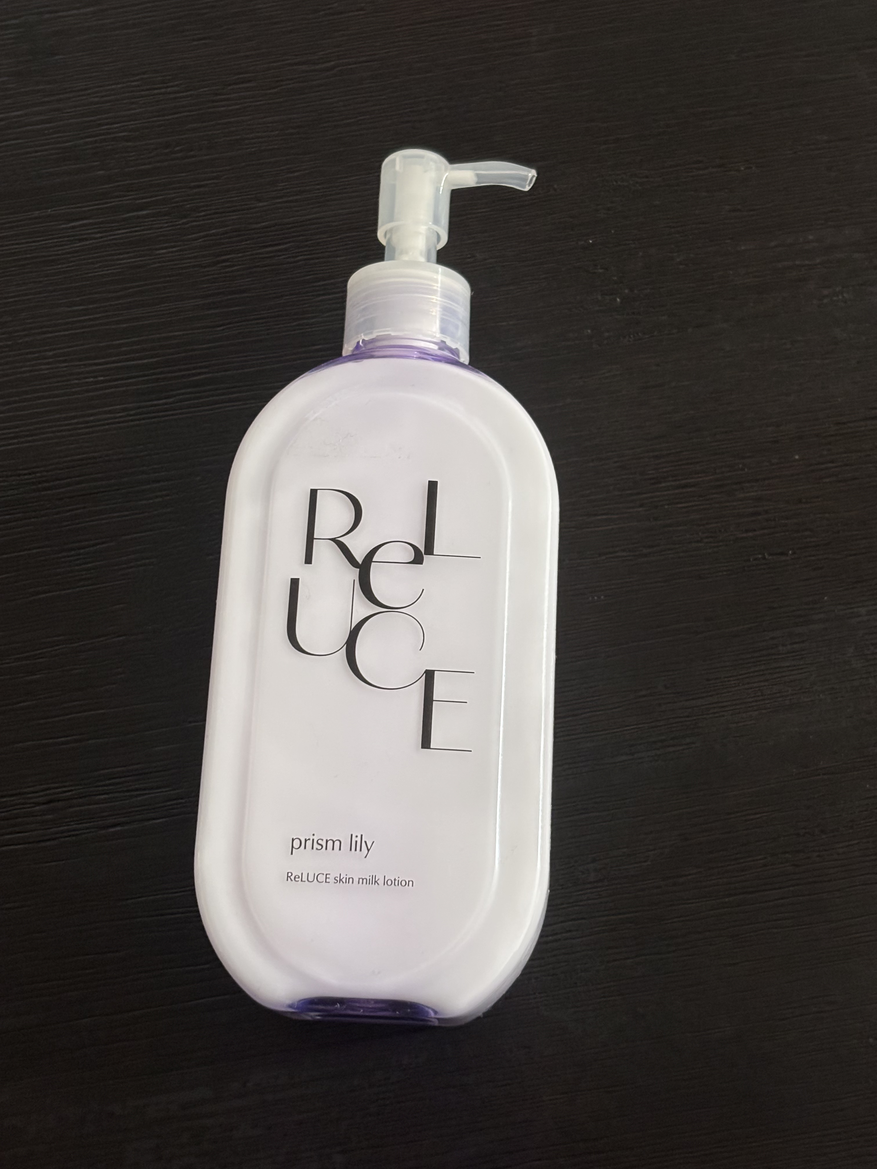 コスメテックスローランド
リルーチェスキンミルクローションプリズムリリー

･･････････････✮*｡ﾟ････････････✮*｡ﾟ･･････････

香水みたいな香りが漂います！
個人的には好きな香りだけど、
結構香るので
