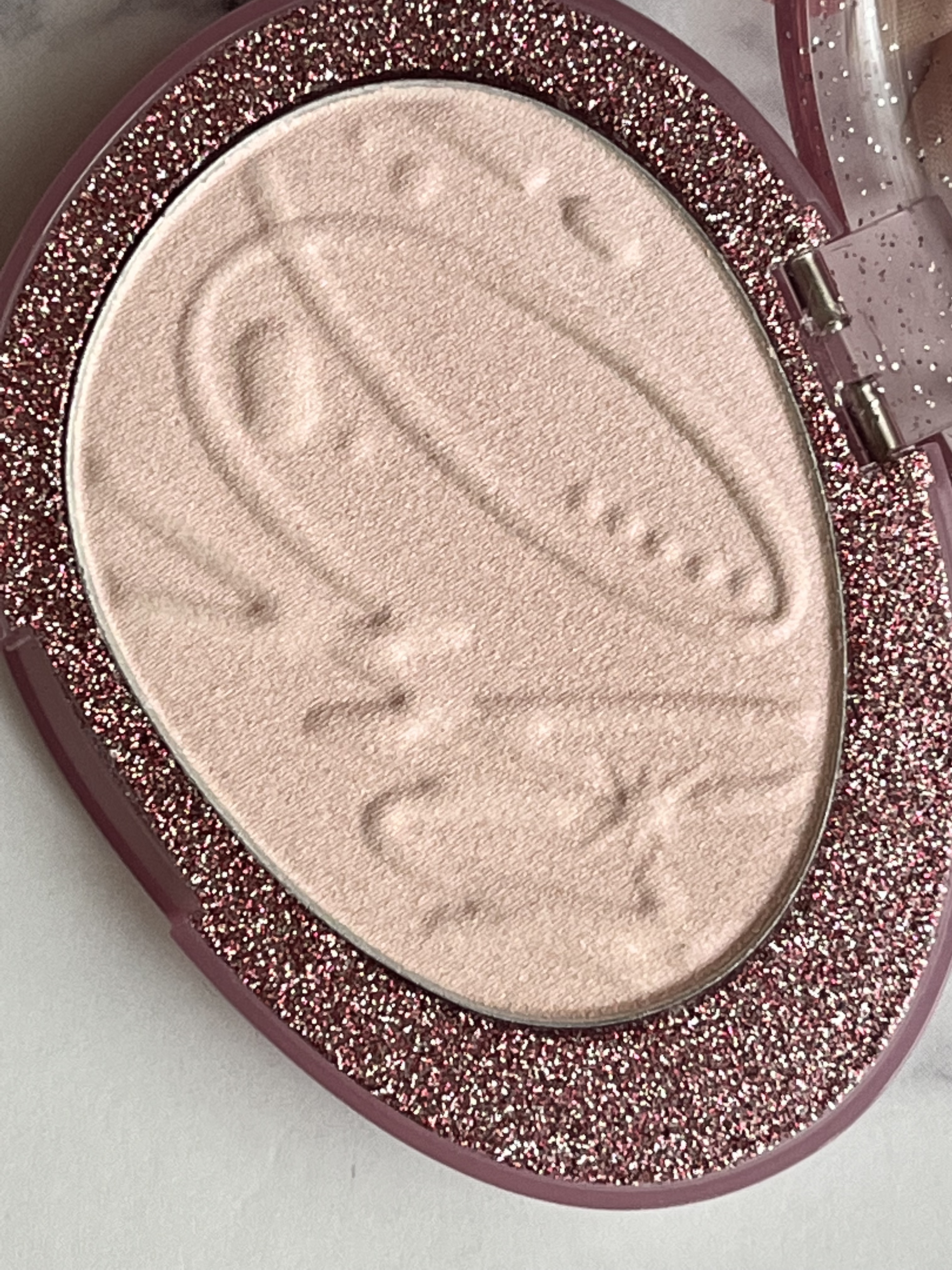 フィー グリッツストーンハイライター HL07 ルビーリボン/fwee/パウダーハイライトを使ったクチコミ（3枚目）