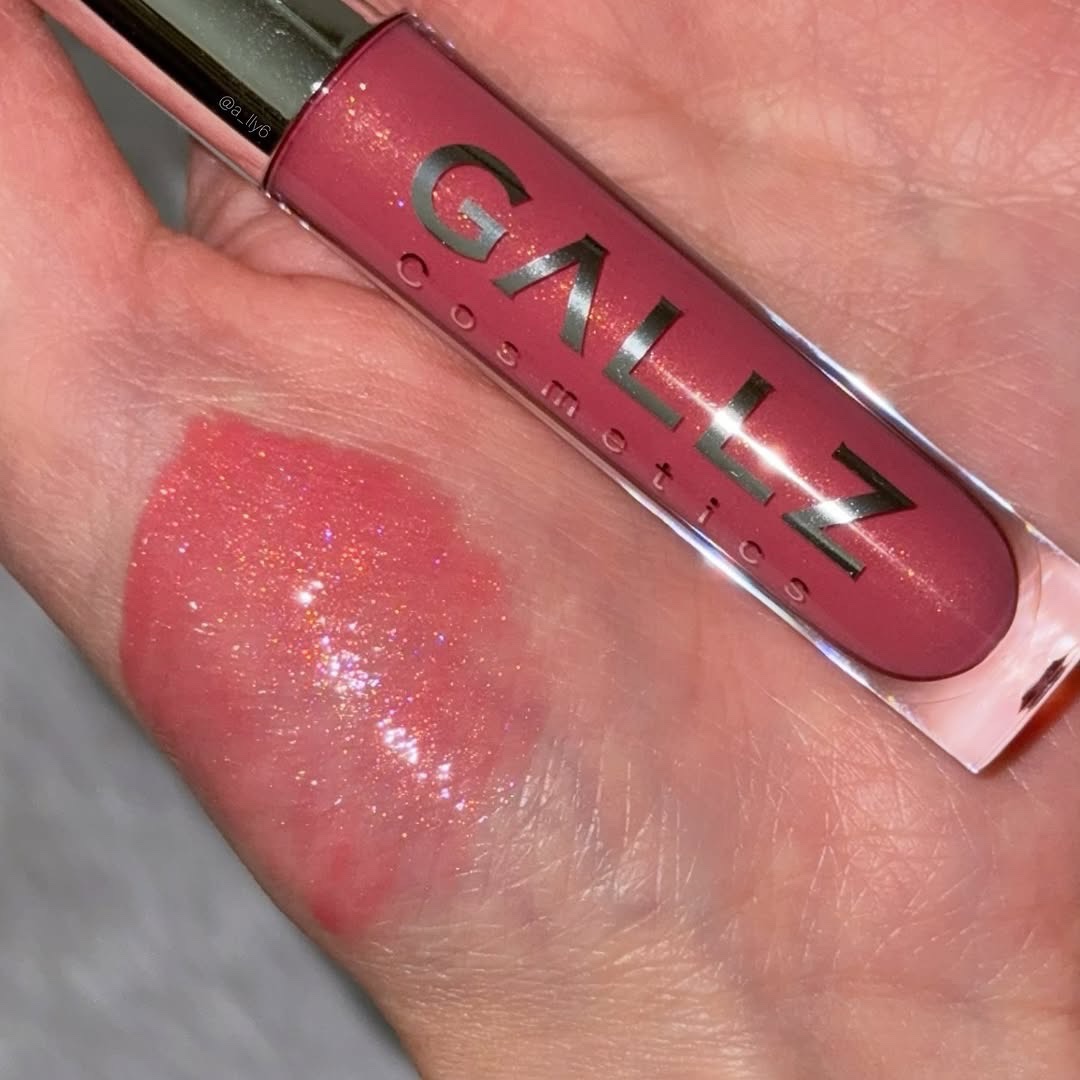 ピンク系リップグロス クリスタルキャップ ラメ入りのピンク系グロスですよ』 コーセーコスメポート ノア