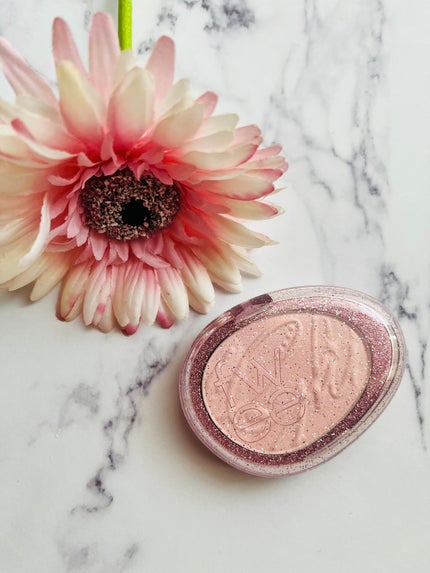 フィー グリッツストーンハイライター/fwee/パウダーハイライトを使ったクチコミ(2枚目)