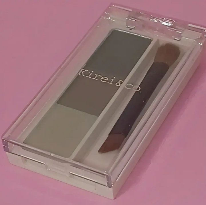 アイブロウパウダー/Kirei&co./パウダーアイブロウを使ったクチコミ（2枚目）