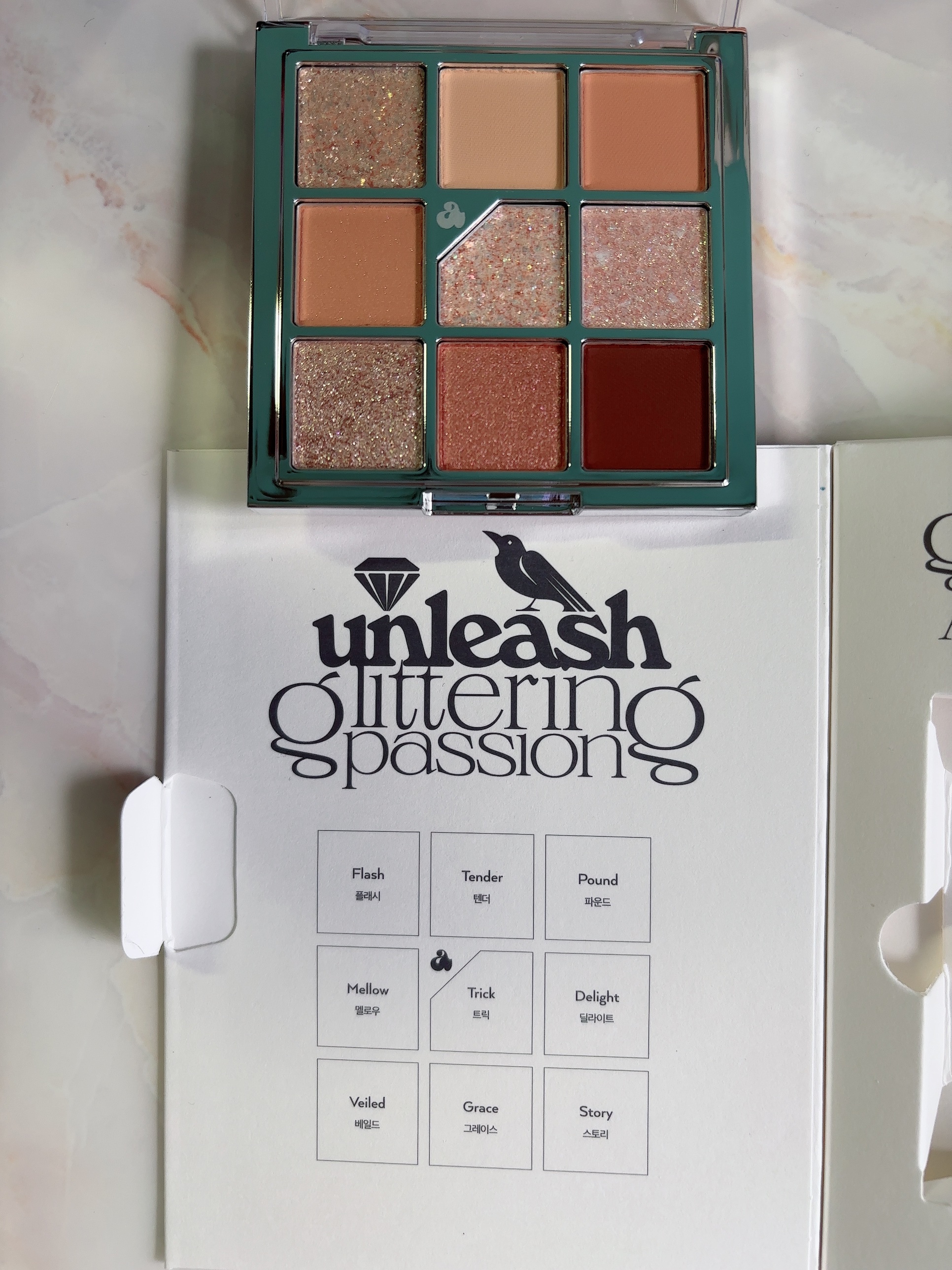 グリッターペディアアイパレット/unleashia/アイシャドウパレットを使ったクチコミ（2枚目）