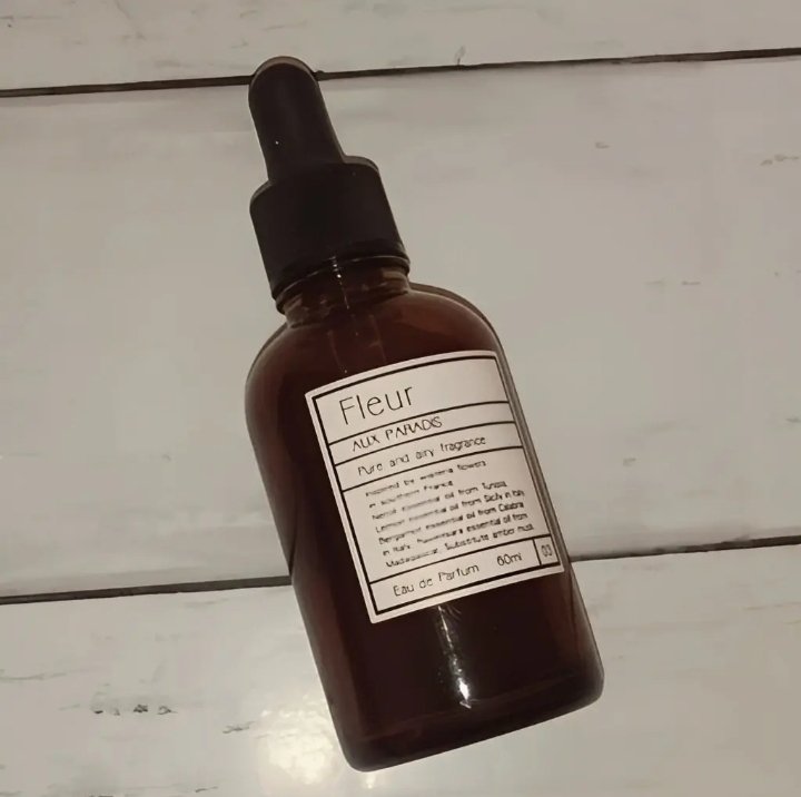 オードパルファム　#03 Fleur〔フルール〕 60ml/AUX PARADIS/香水(レディース)を使ったクチコミ（2枚目）