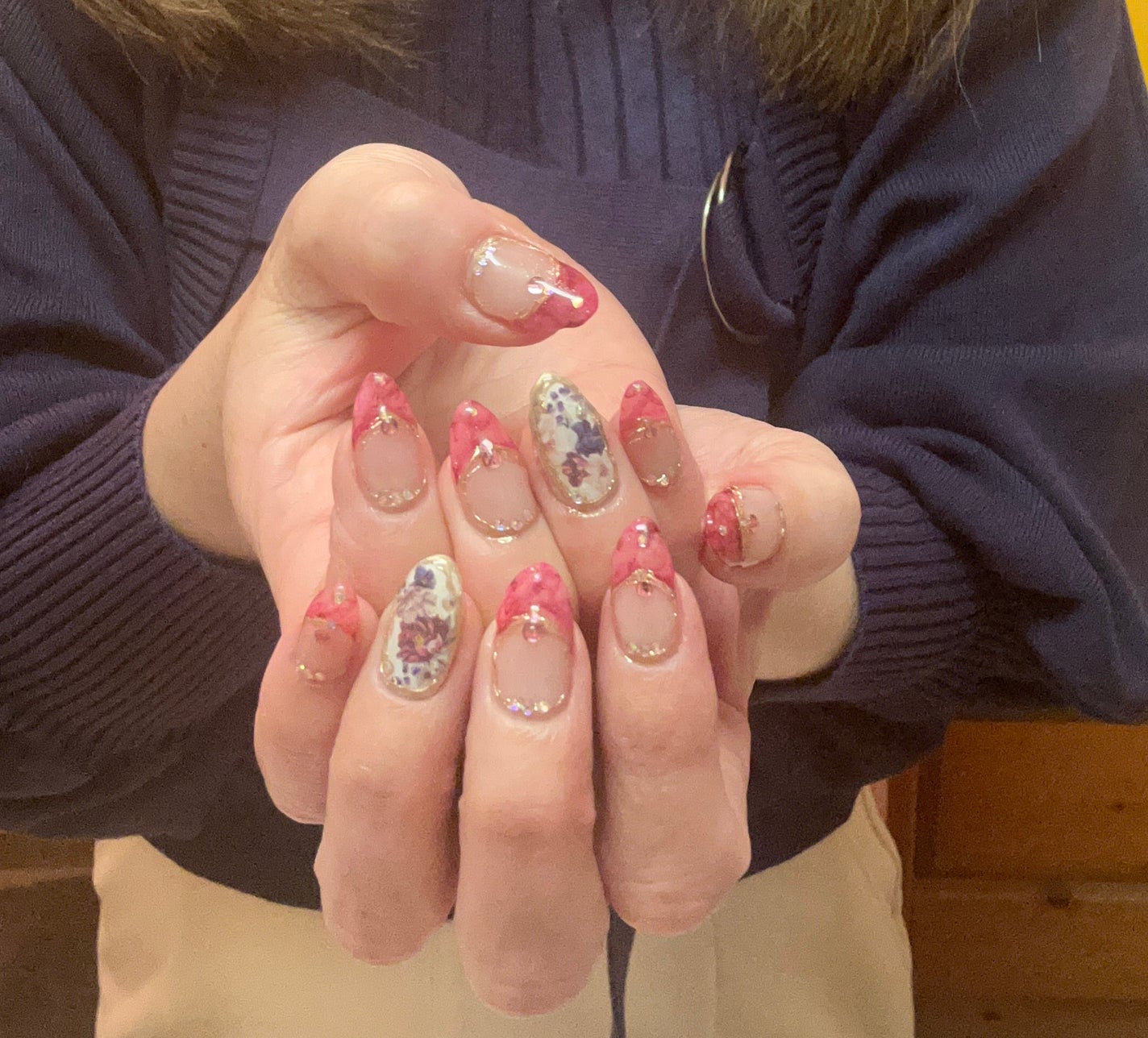 まゆ on LIPS 「💐春ネイル💅今回は、春らしいネイルにして来ました😊めちゃくちゃ..」(1枚目)