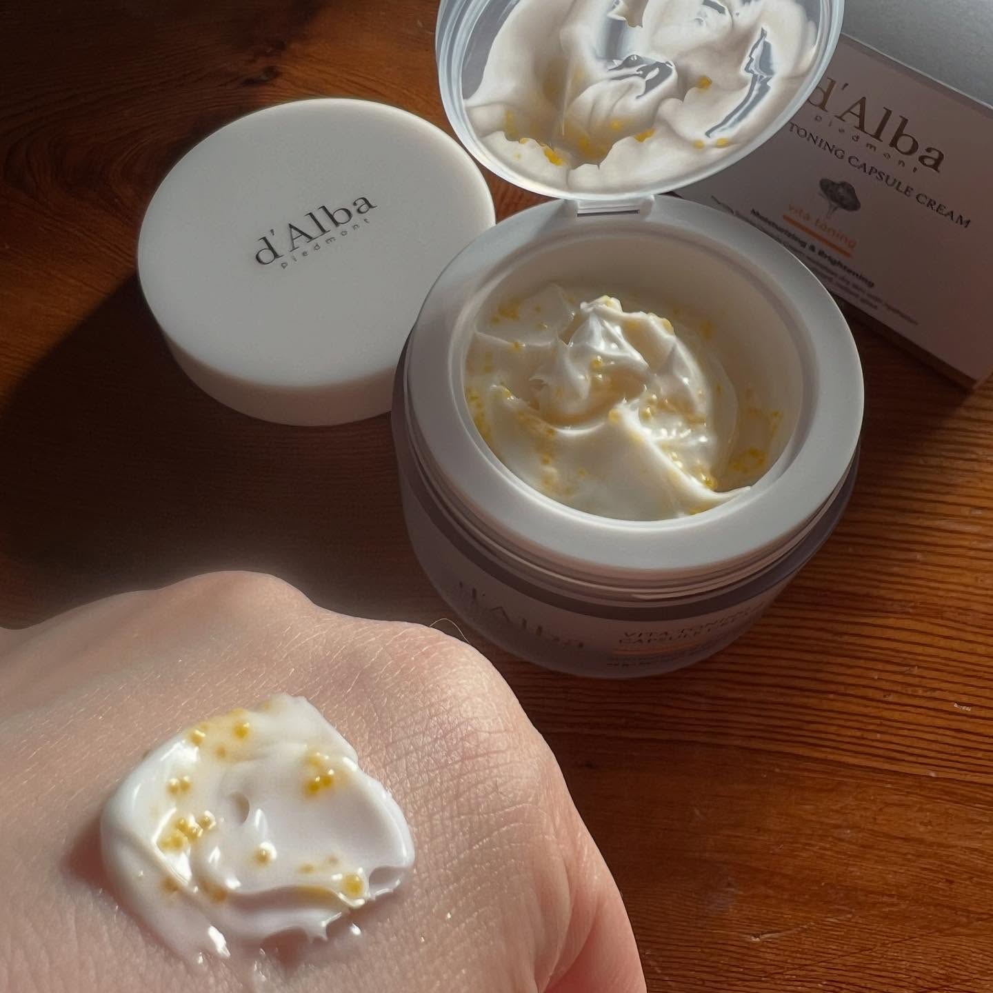 ビタトーニングカプセルクリーム/ダルバ/フェイスクリームを使ったクチコミ（2枚目）