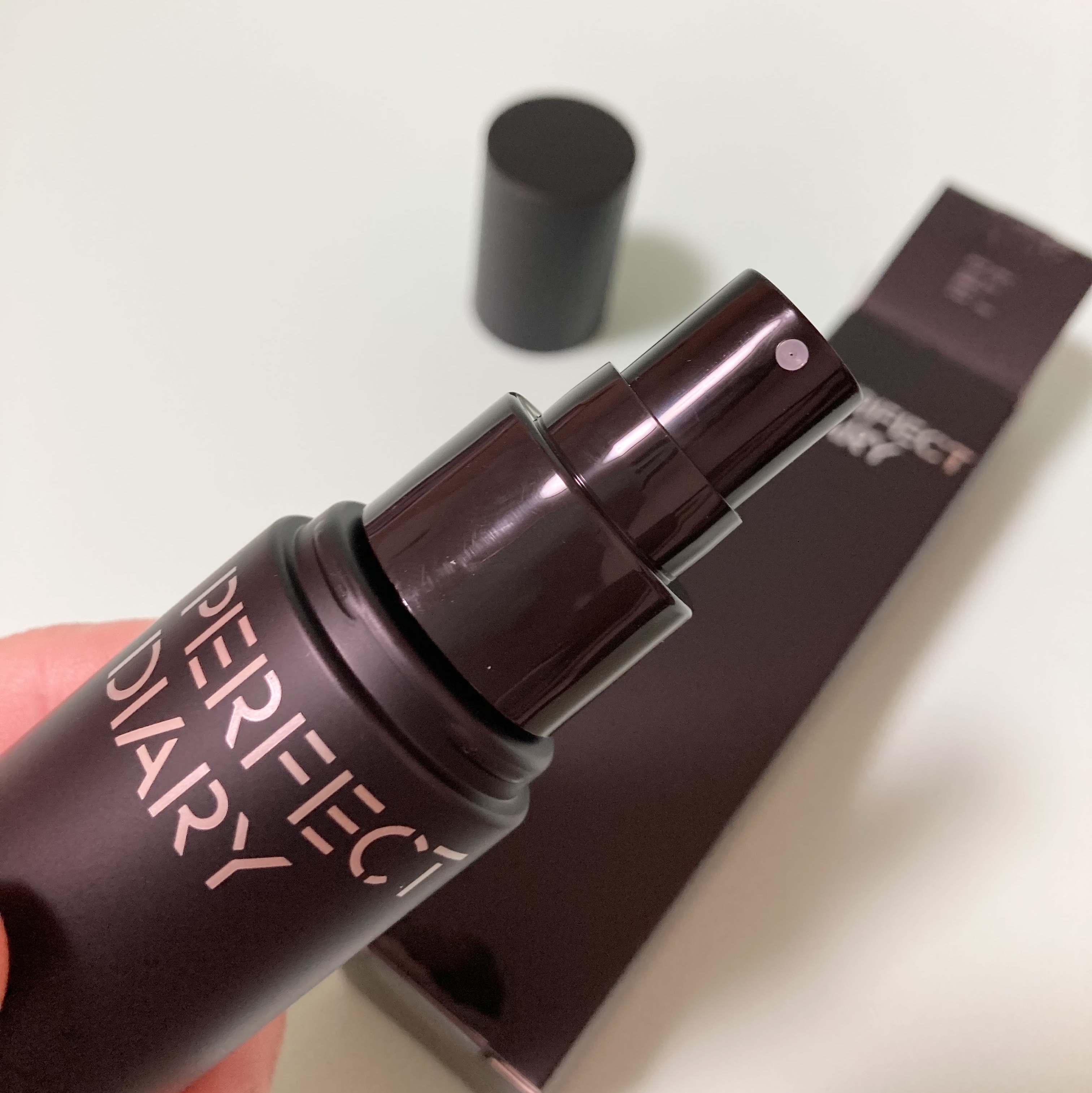 トランスルーシェント ブルーリング セッティング スプレー/PERFECT DIARY/フィックスミストを使ったクチコミ（2枚目）