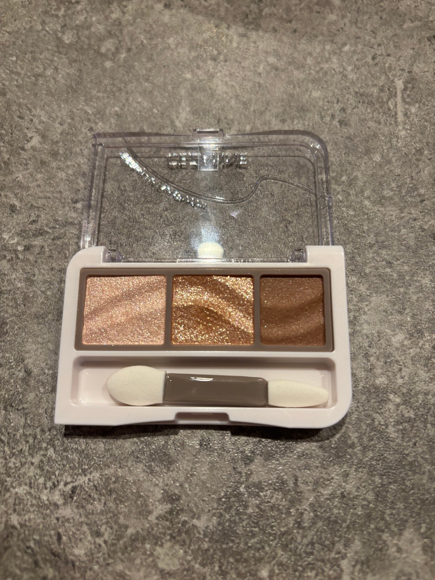 ライティングアップアイシャドウ/CEZANNE/アイシャドウを使ったクチコミ(1枚目)