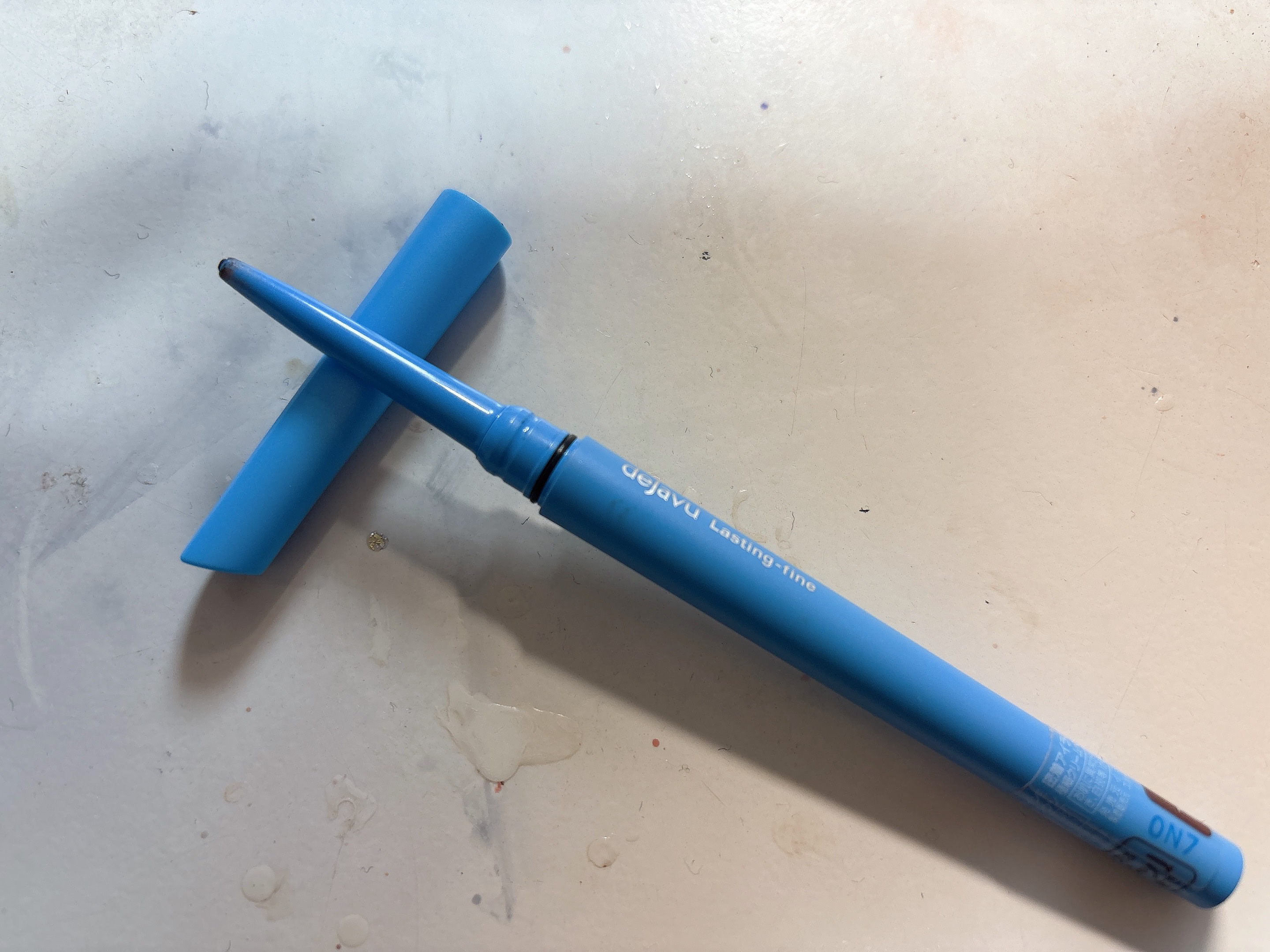 「密着アイライナー」極細クリームペンシル/デジャヴュ/ペンシルアイライナーを使ったクチコミ（1枚目）