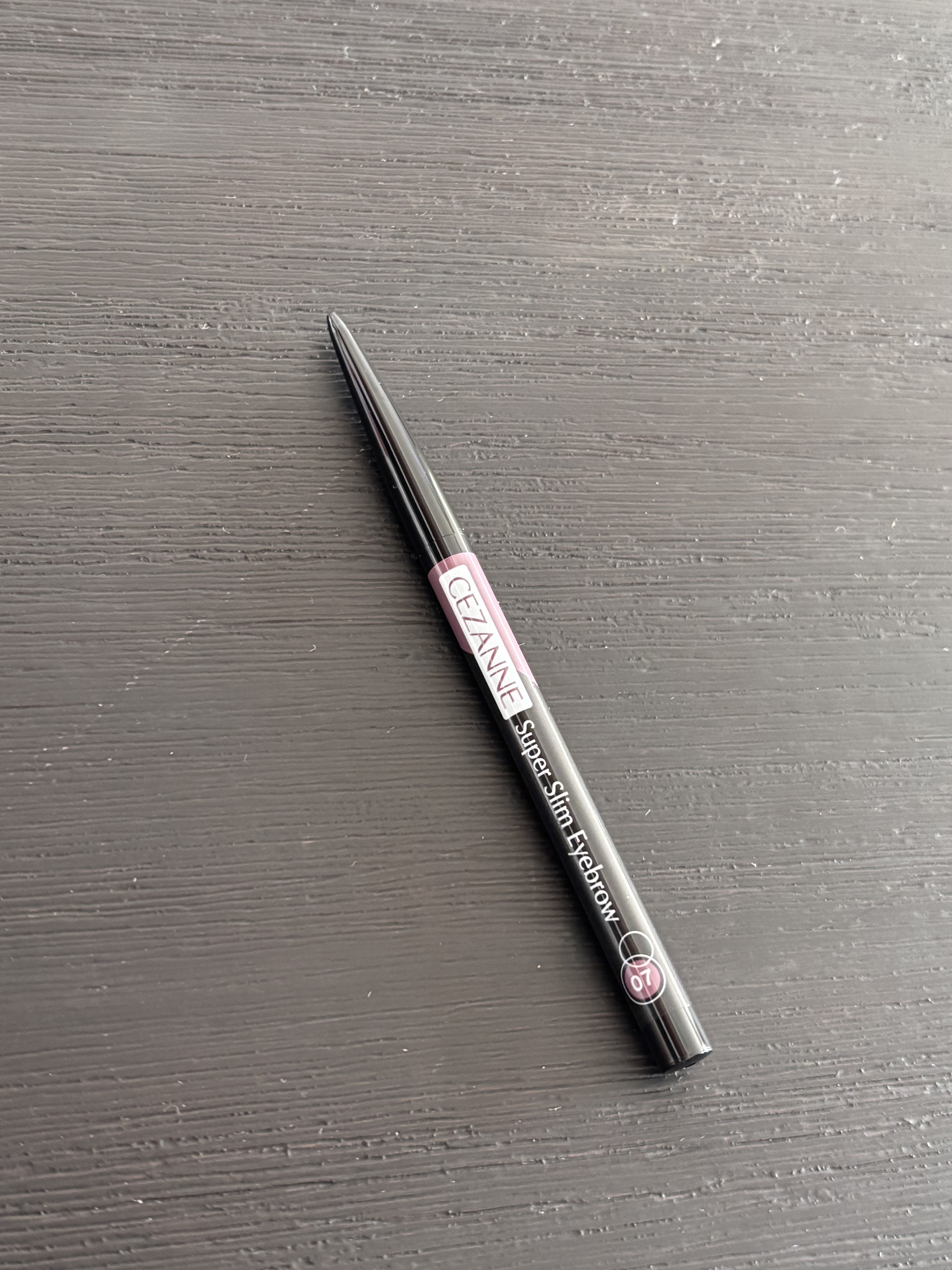   CEZANNE
超細芯アイブロウ
07 モーヴブラウン

････････････✮*｡ﾟ････････････✮*｡ﾟ････････････

細芯なので
野暮ったい眉毛になりにくい！

自眉毛のスカスカの所や、もう少しここに眉毛