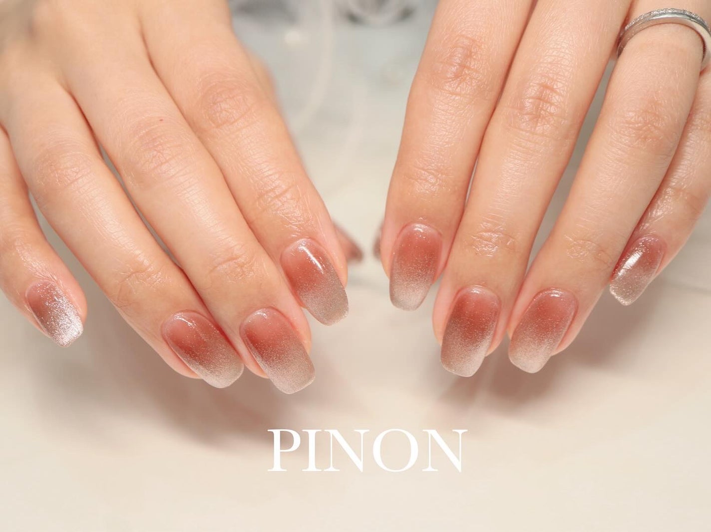 shino on LIPS 「magnet☺︎gradation大人可愛いマグネットのグラデ..」(1枚目)