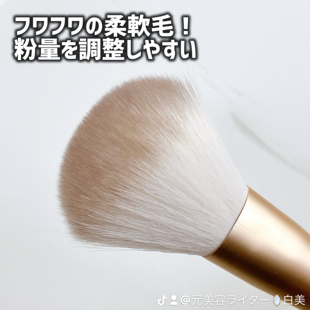元美容ライター🪞白美 on LIPS 「メイクアップツールの新ブランドが登場💗薄付き仕上げが好きな方は..」(2枚目)
