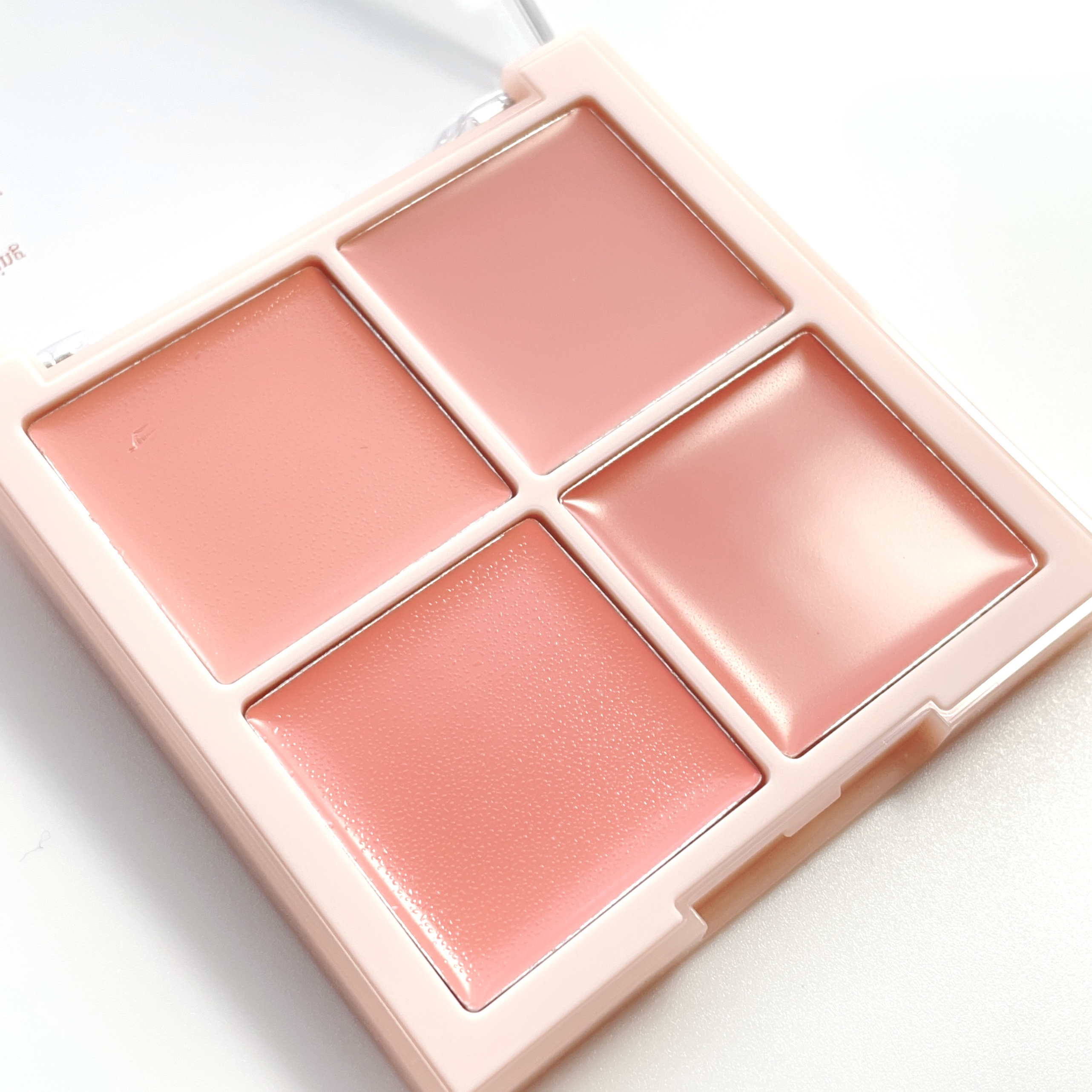 ブレンディングムードチーク 18 ミルキーアプリコット/dasique/パウダーチークを使ったクチコミ（1枚目）