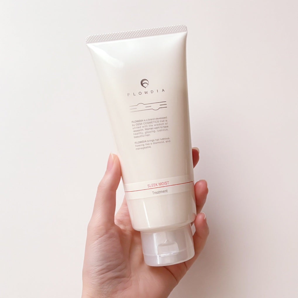 フローディア トリートメント スリークモイスト/FLOWDIA/洗い流すヘアトリートメントを使ったクチコミ(6枚目)