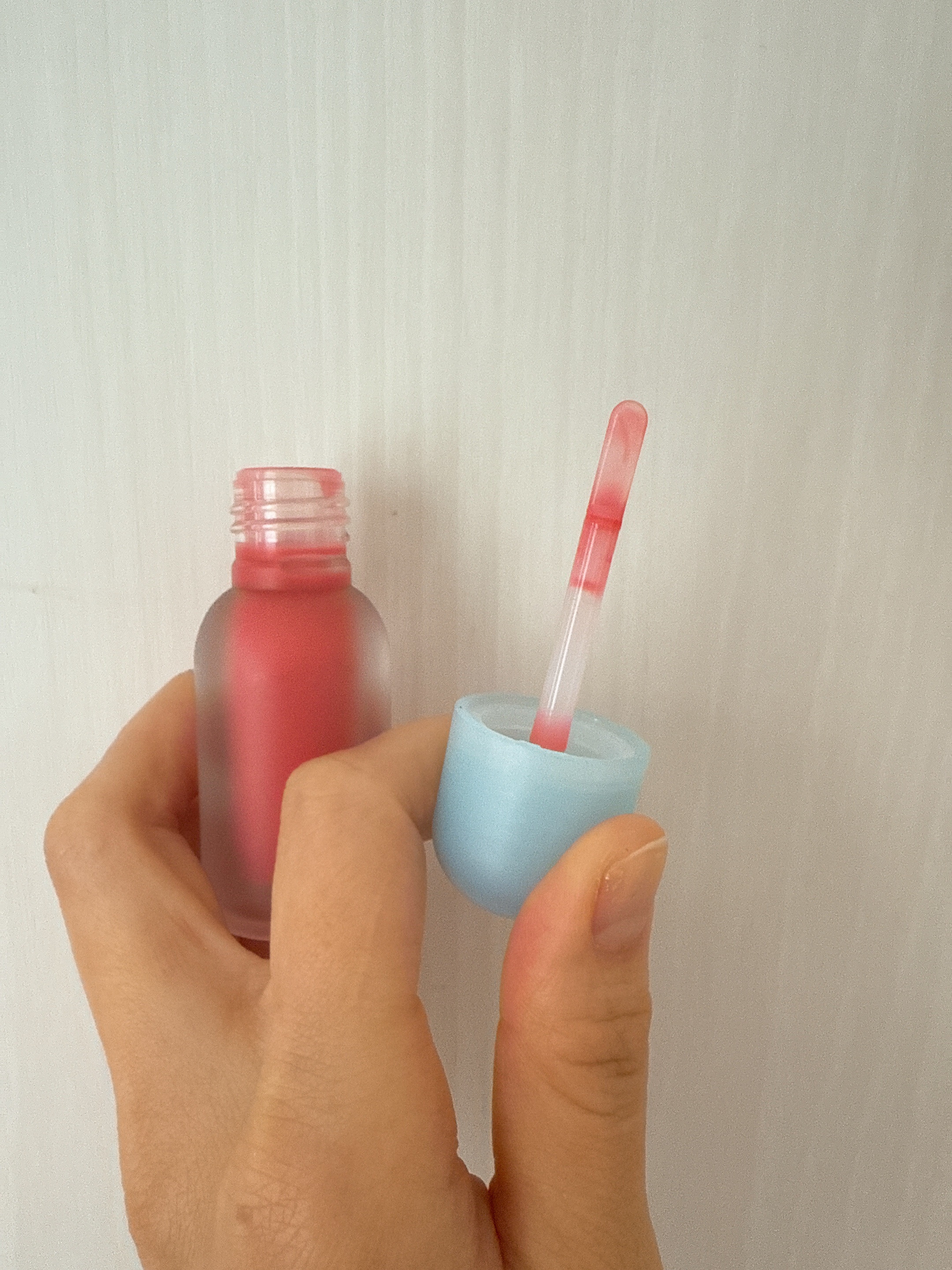 ジューシーベリープランピングリップオイル/TOCOBO/リップグロスを使ったクチコミ（3枚目）