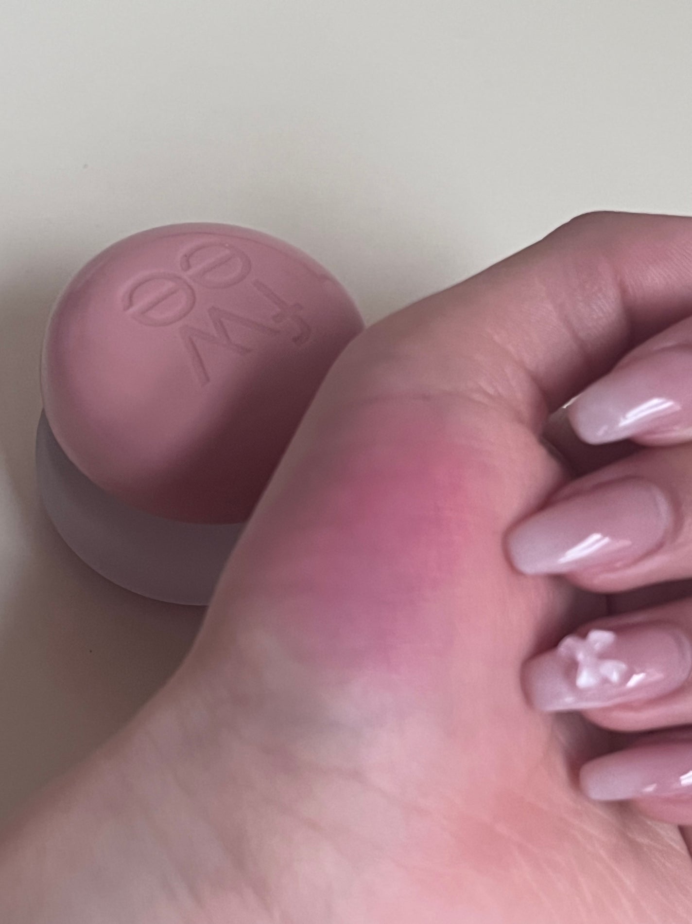 リップアンドチーク ブラーリープリンポット/fwee/口紅を使ったクチコミ(3枚目)