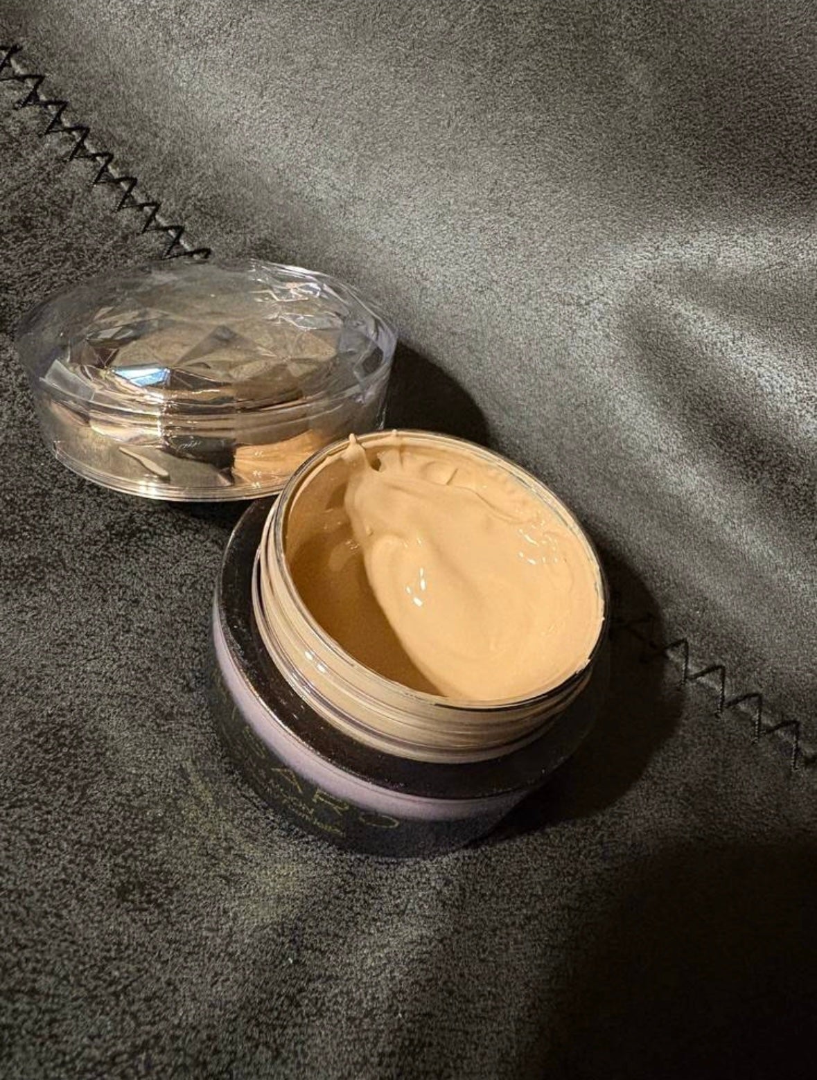 エッセンスクリーミーファンデーション/ISARO/リキッドファンデーションを使ったクチコミ(1枚目)