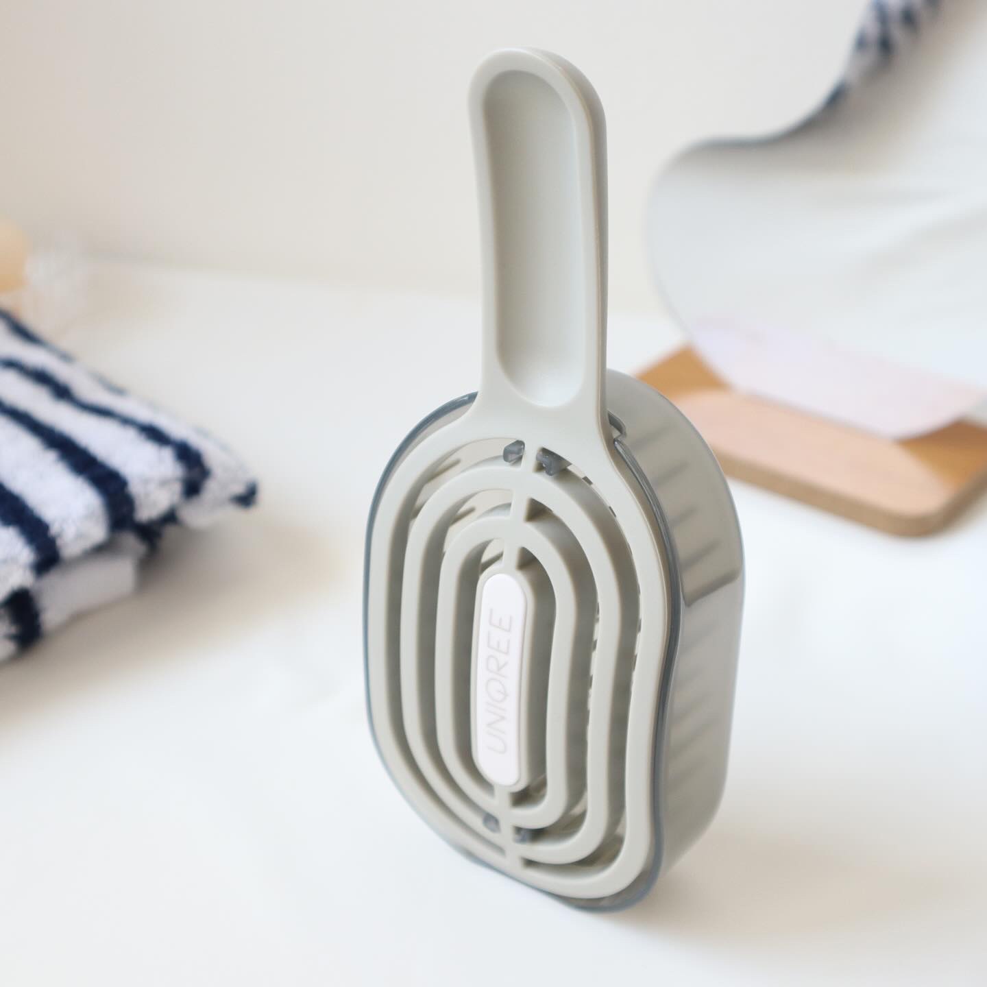 ユニークリー 4wayスムースヘアブラシ/ビー・エヌ/ヘアブラシを使ったクチコミ（3枚目）