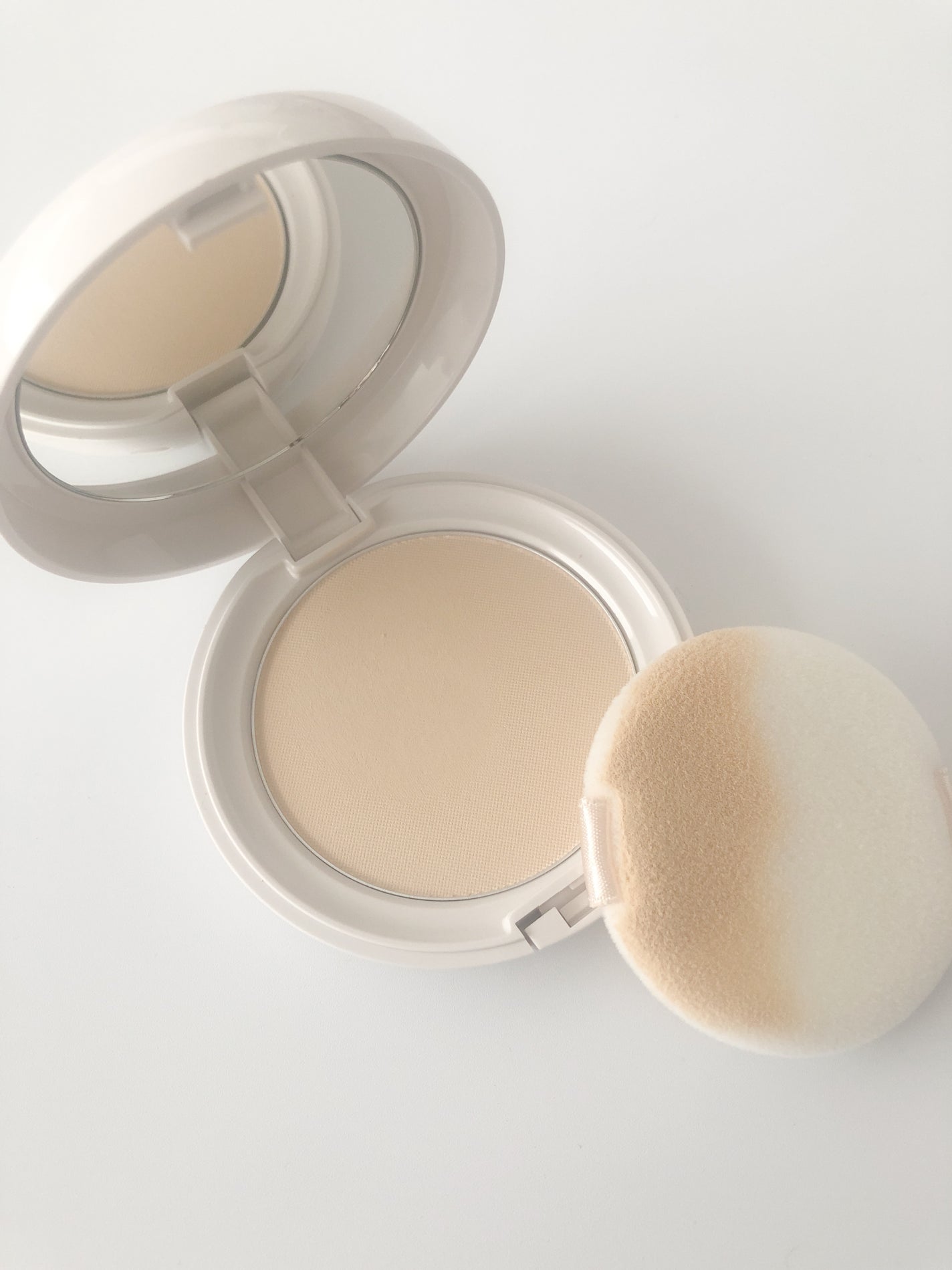 エッセンスパウダー /セラフォア/プレストパウダーを使ったクチコミ(3枚目)