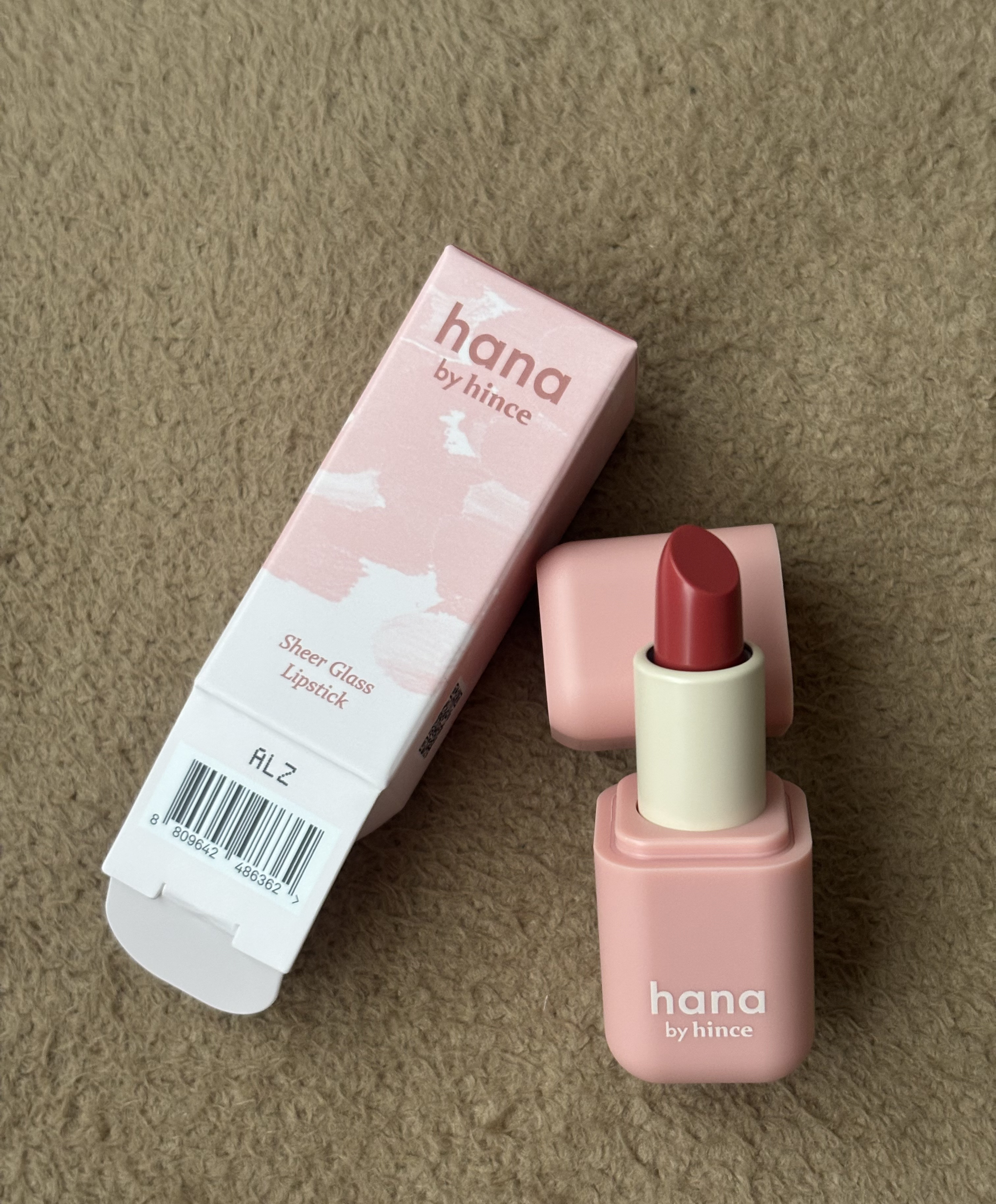シアーグラスリップスティック 02 ベリー/hana by hince/口紅を使ったクチコミ（1枚目）