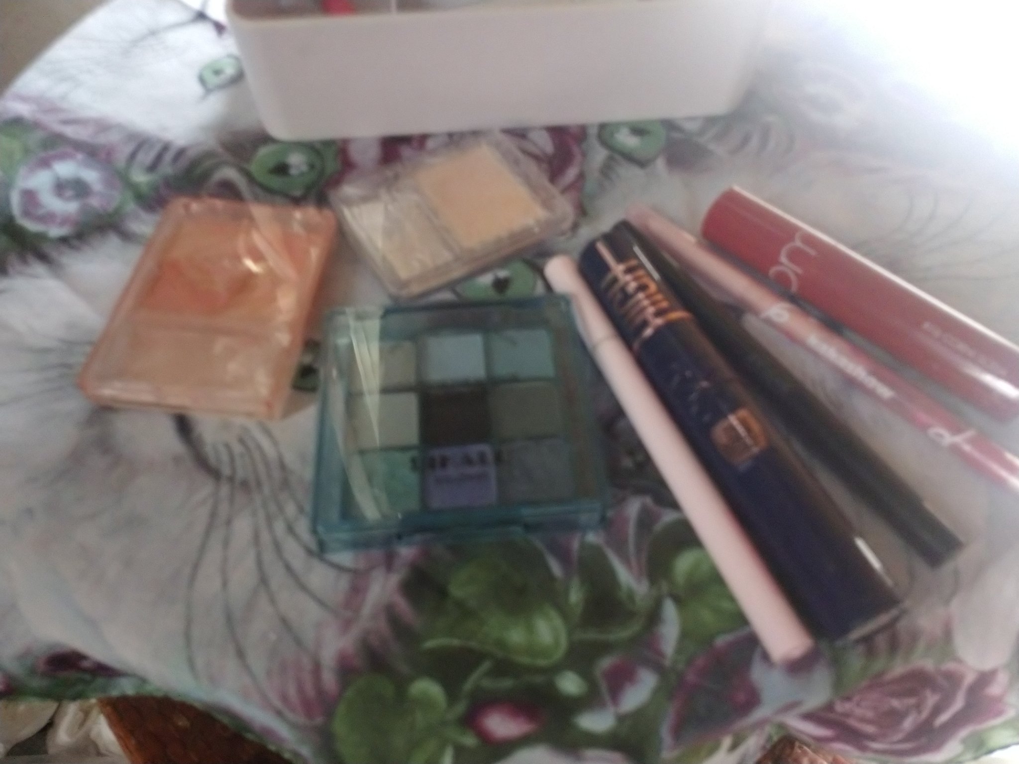 MINI NINE-COLOR EYESHADOW PALETTE/DIKALU/アイシャドウパレットを使ったクチコミ（2枚目）