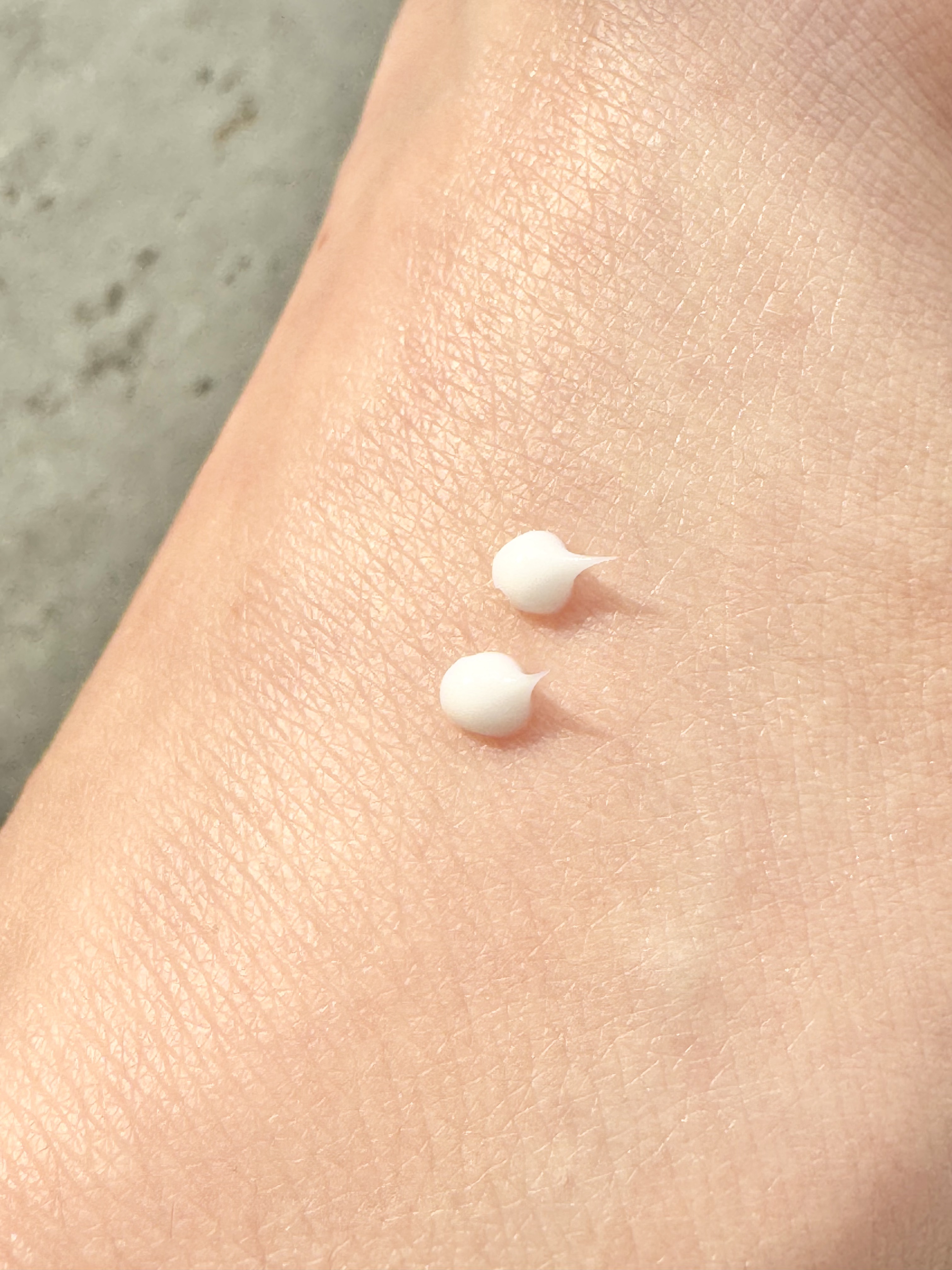 薬用 エフェクト リンクル＆モイスト アイクリーム/AMPULE SHOT/アイケア・アイクリームを使ったクチコミ（3枚目）