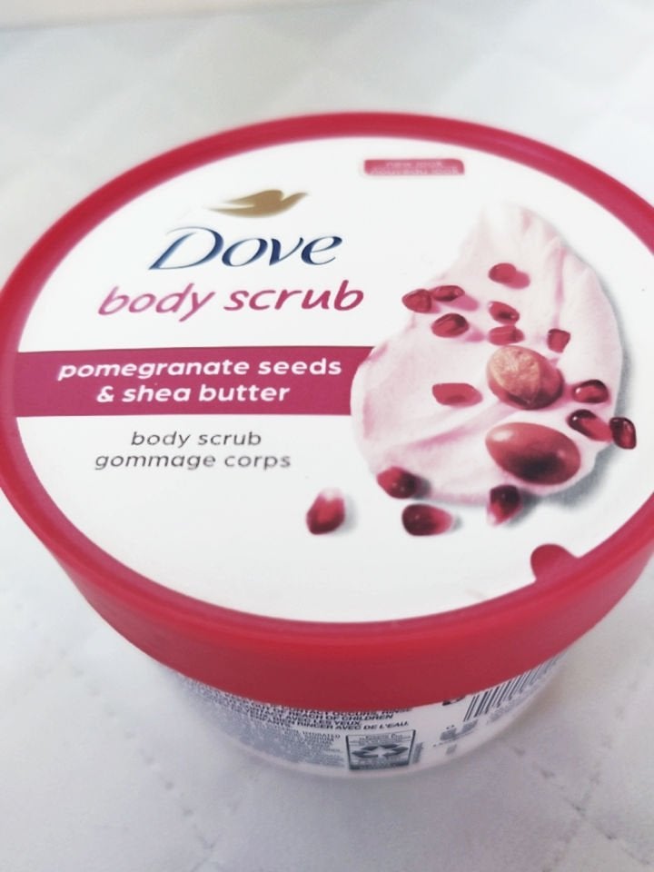 ダヴ ふわとろ クリーミースクラブ ザクロ&シアバター/ダヴ/ボディスクラブを使ったクチコミ(2枚目)