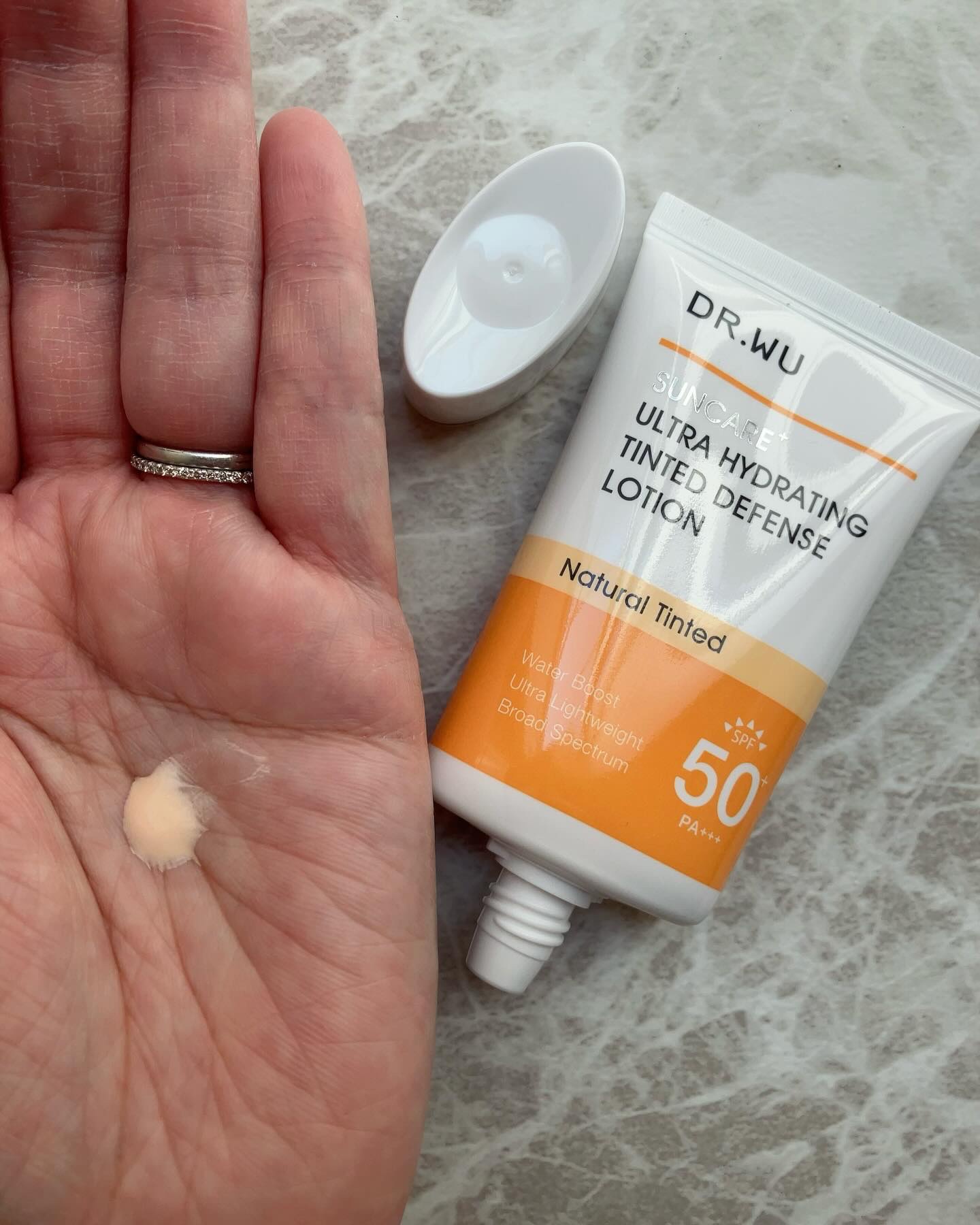 サンスクリーン+モイスト（色付き）＜日焼け止め＞/DR.WU/日焼け止めローションを使ったクチコミ（3枚目）