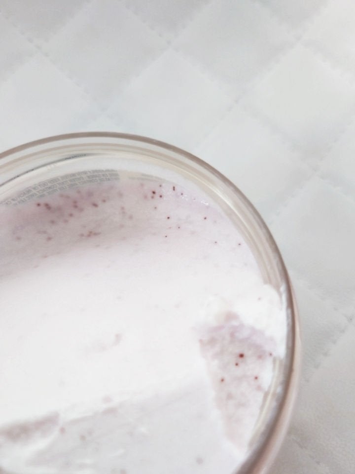 ダヴ ふわとろ クリーミースクラブ ザクロ&シアバター/ダヴ/ボディスクラブを使ったクチコミ(4枚目)