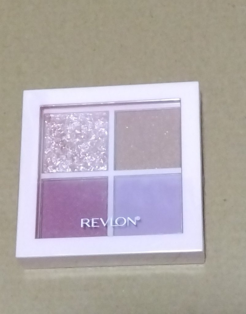 レブロン ダズル アイシャドウ クアッド 015 コズミック スター/REVLON/アイシャドウパレットを使ったクチコミ（1枚目）