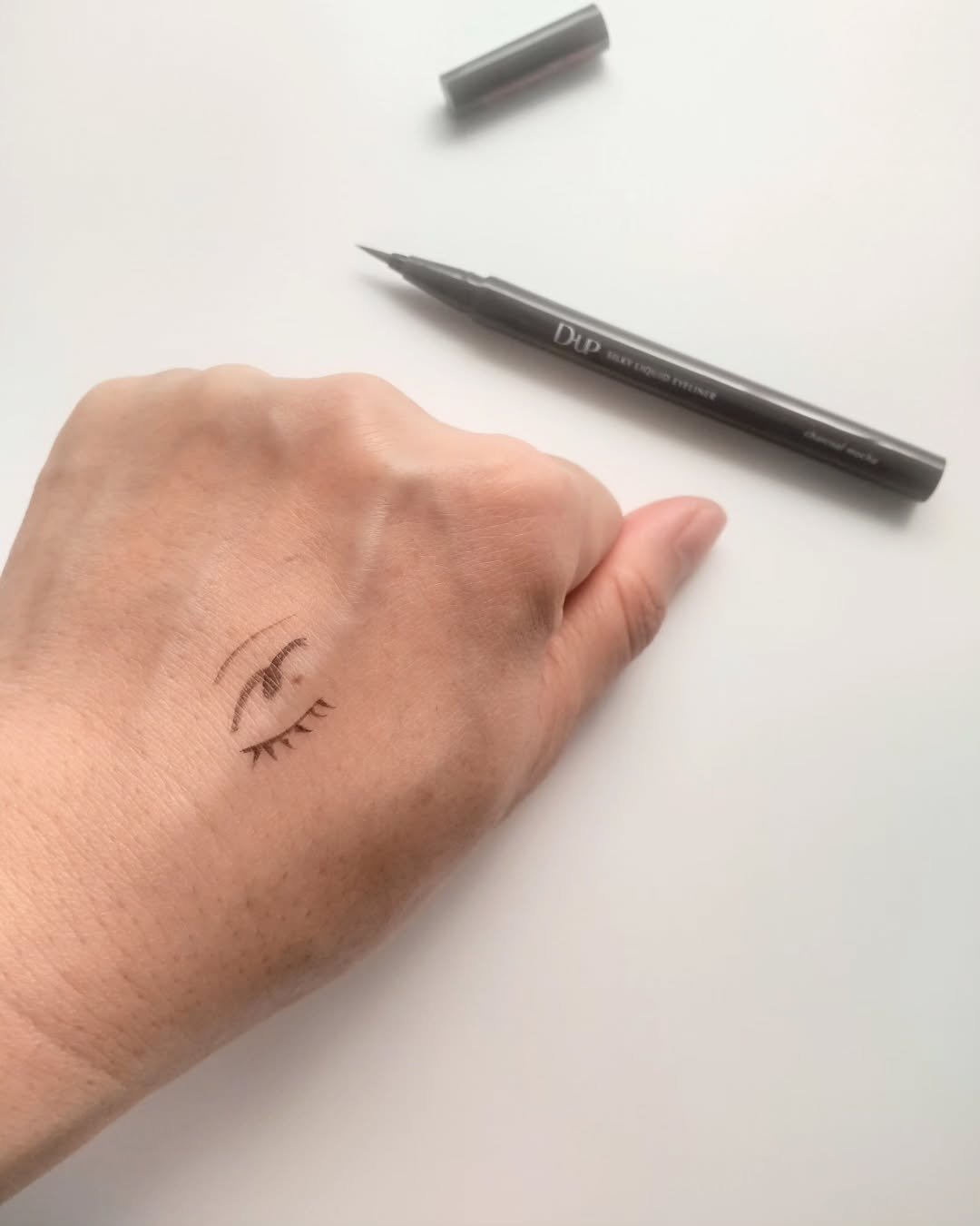 シルキーリキッドアイライナーWP/D-UP/リキッドアイライナーを使ったクチコミ（3枚目）