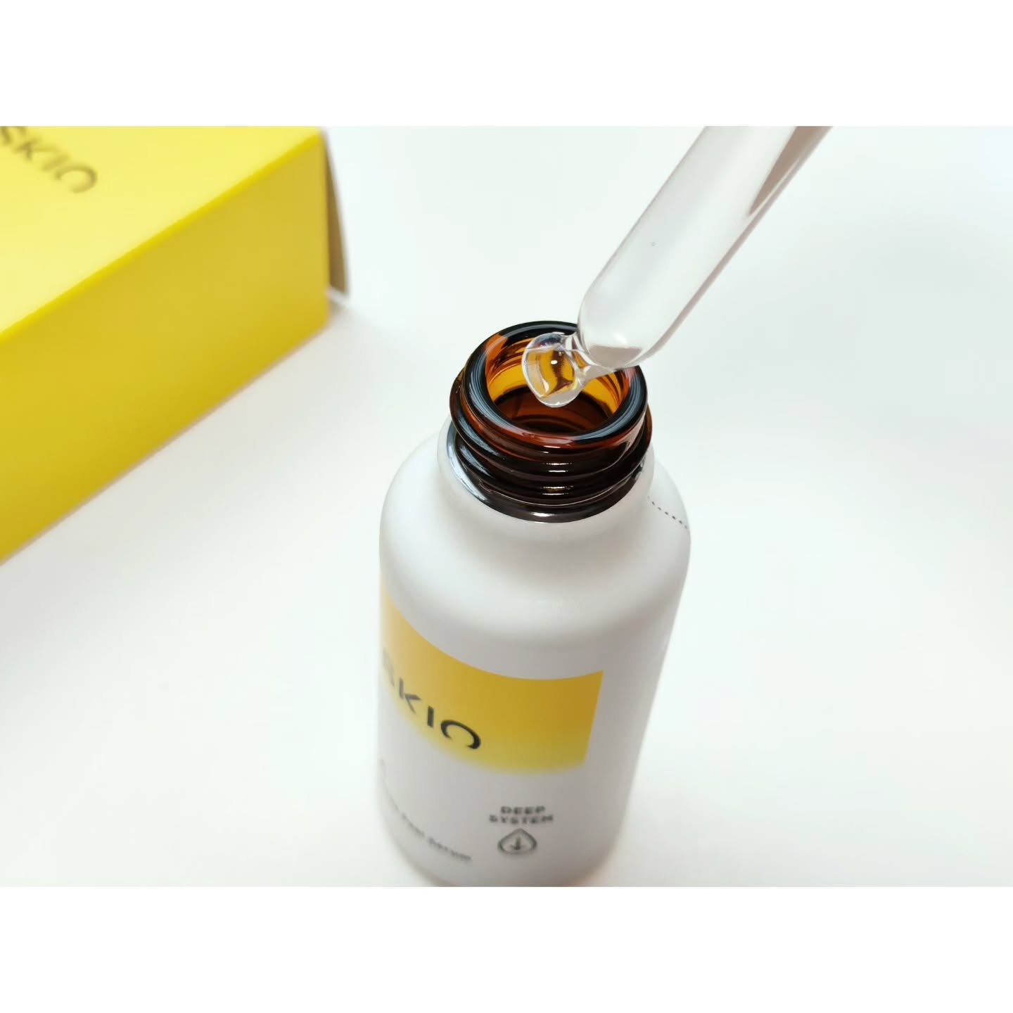 VC ホワイトピールセラム/SKIO/ブースター・導入液を使ったクチコミ（2枚目）